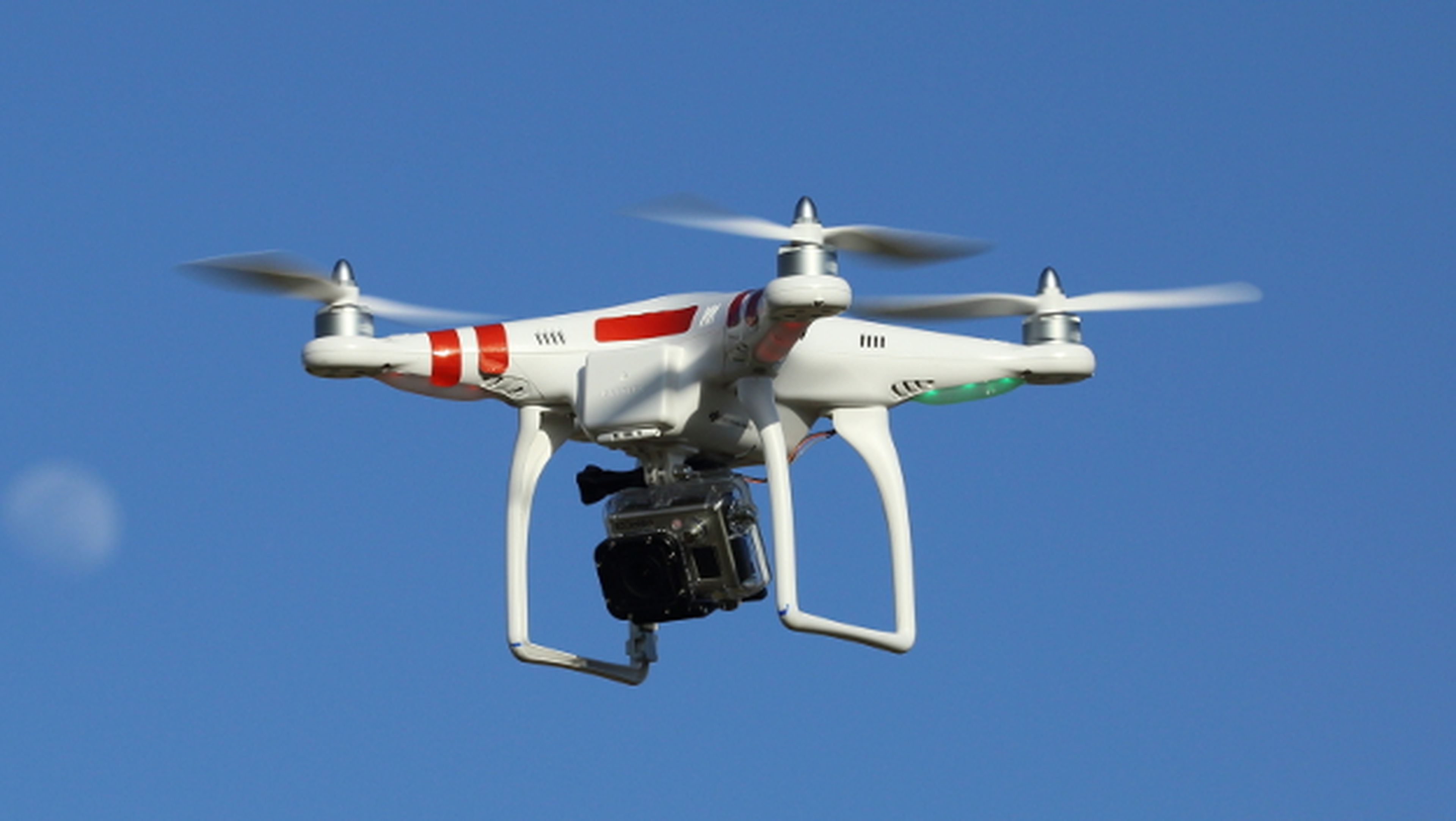 Buscan monitorear los drones en vuelo para evitar colisiones