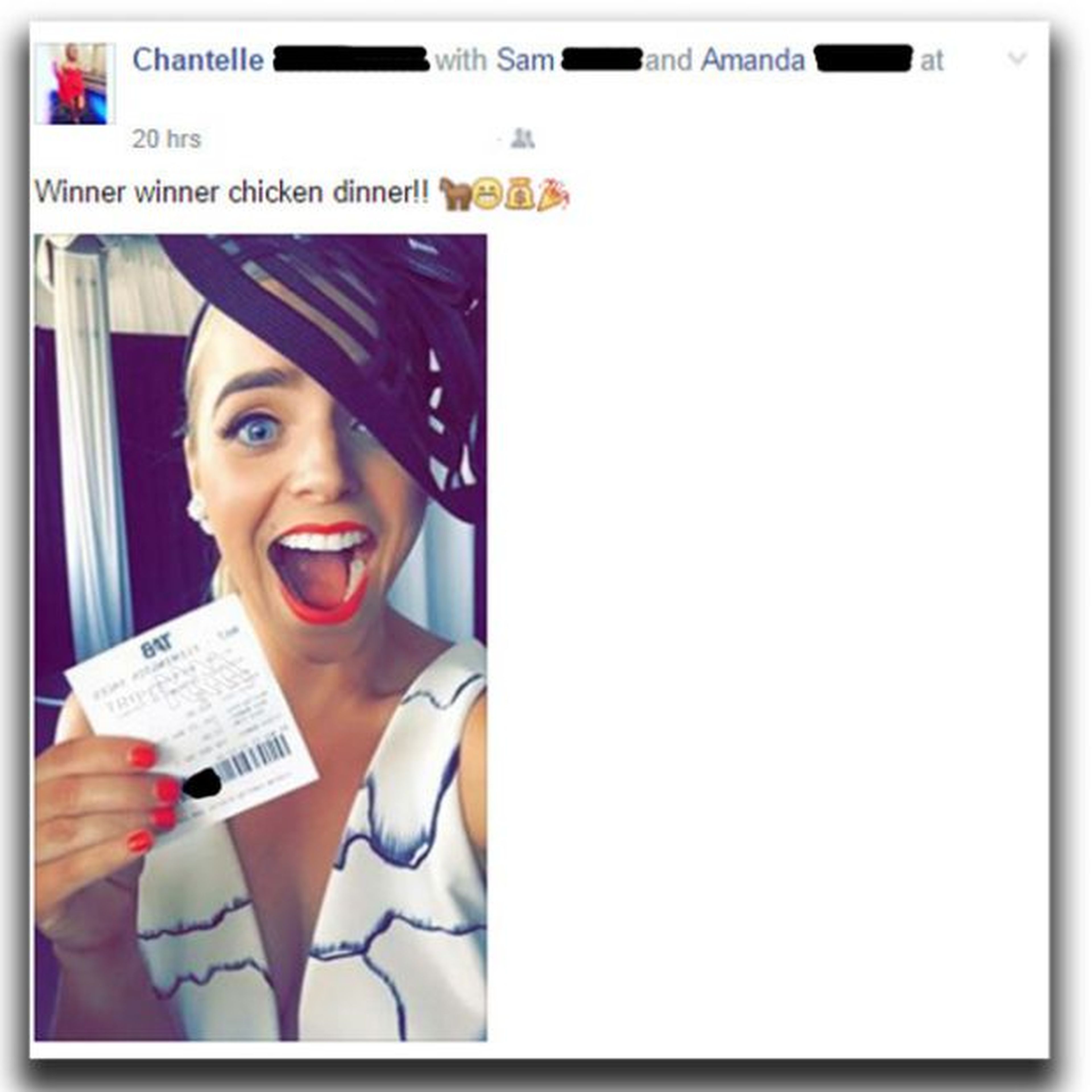 Le roban el premio por publicar el billete con el código de barras en Facebook