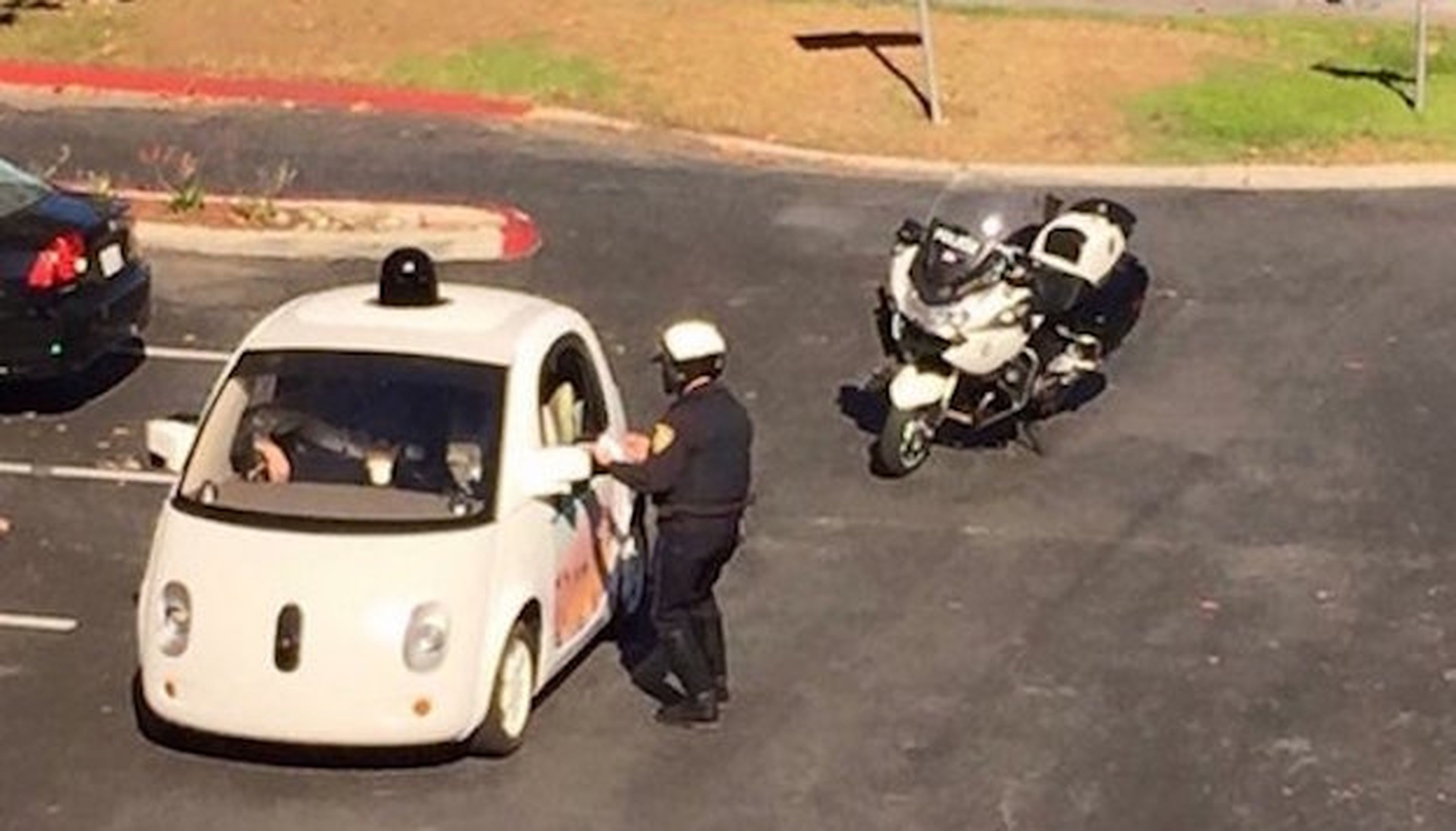 Policía de Mountain View detiene al coche autónomo de Google