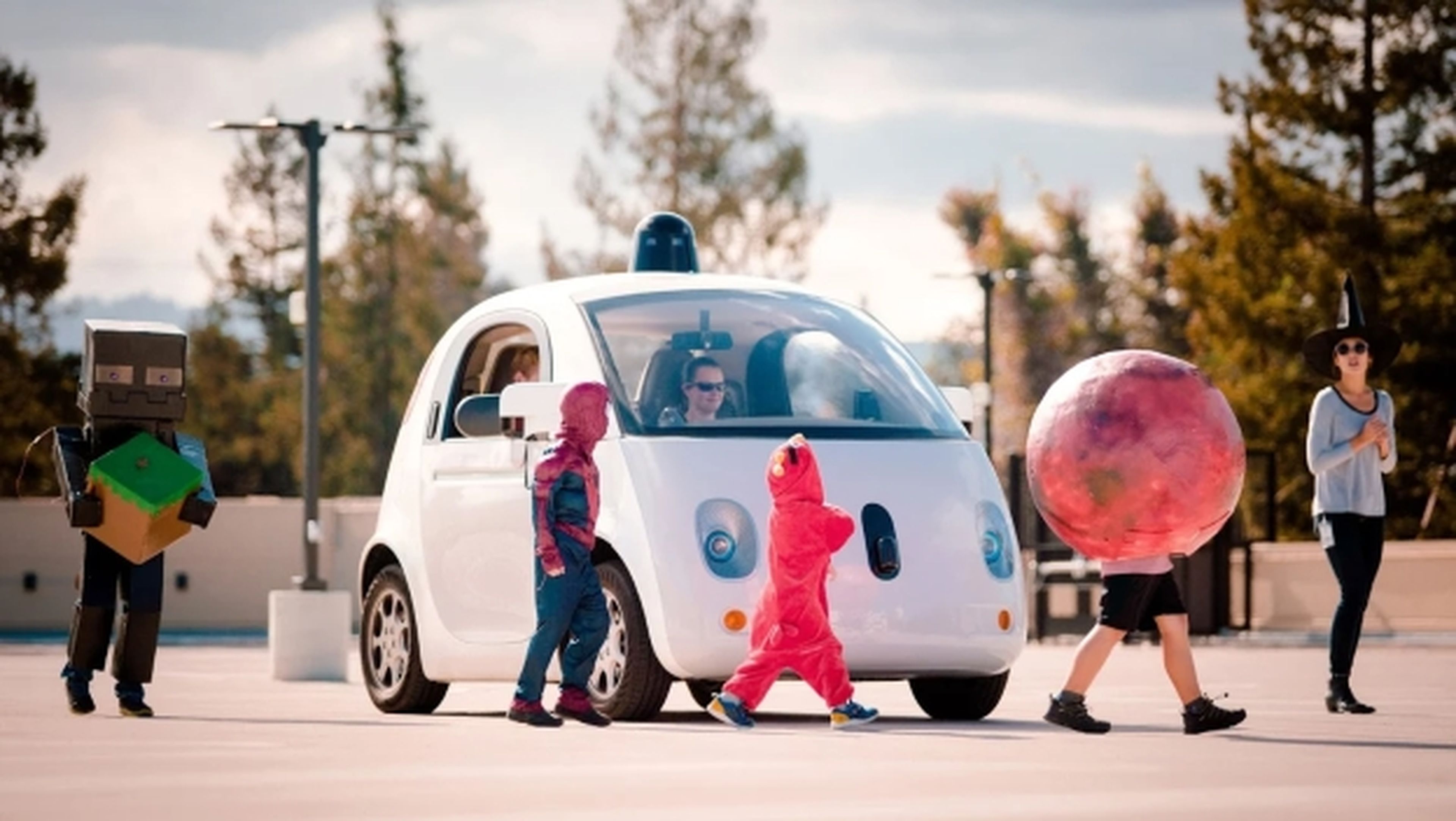 Así se comunicará el coche autónomo de Google con peatones