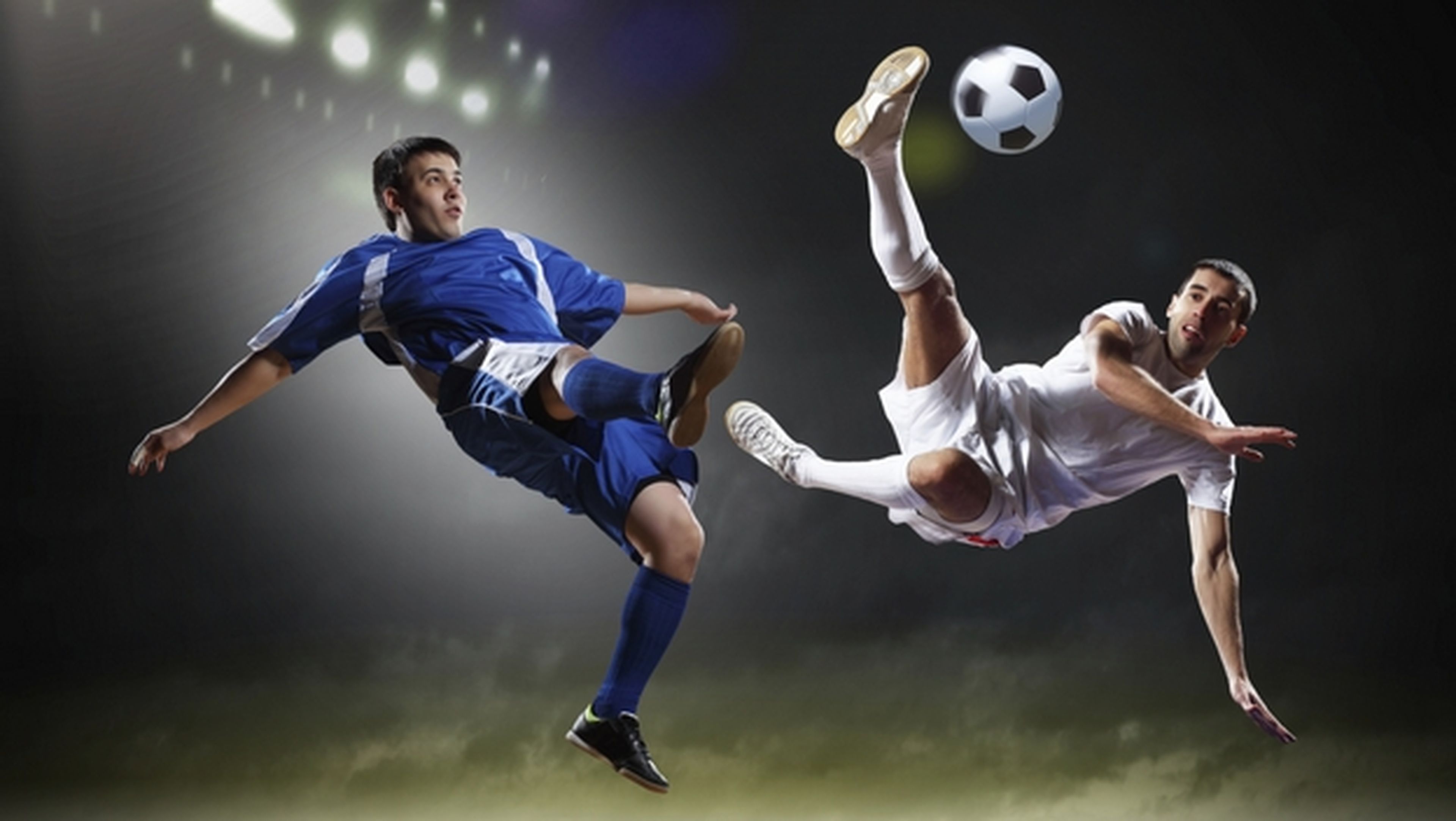 Live sports vs. Футбол. Фото спорт футбол. Фотообои футбол. Два футболиста.