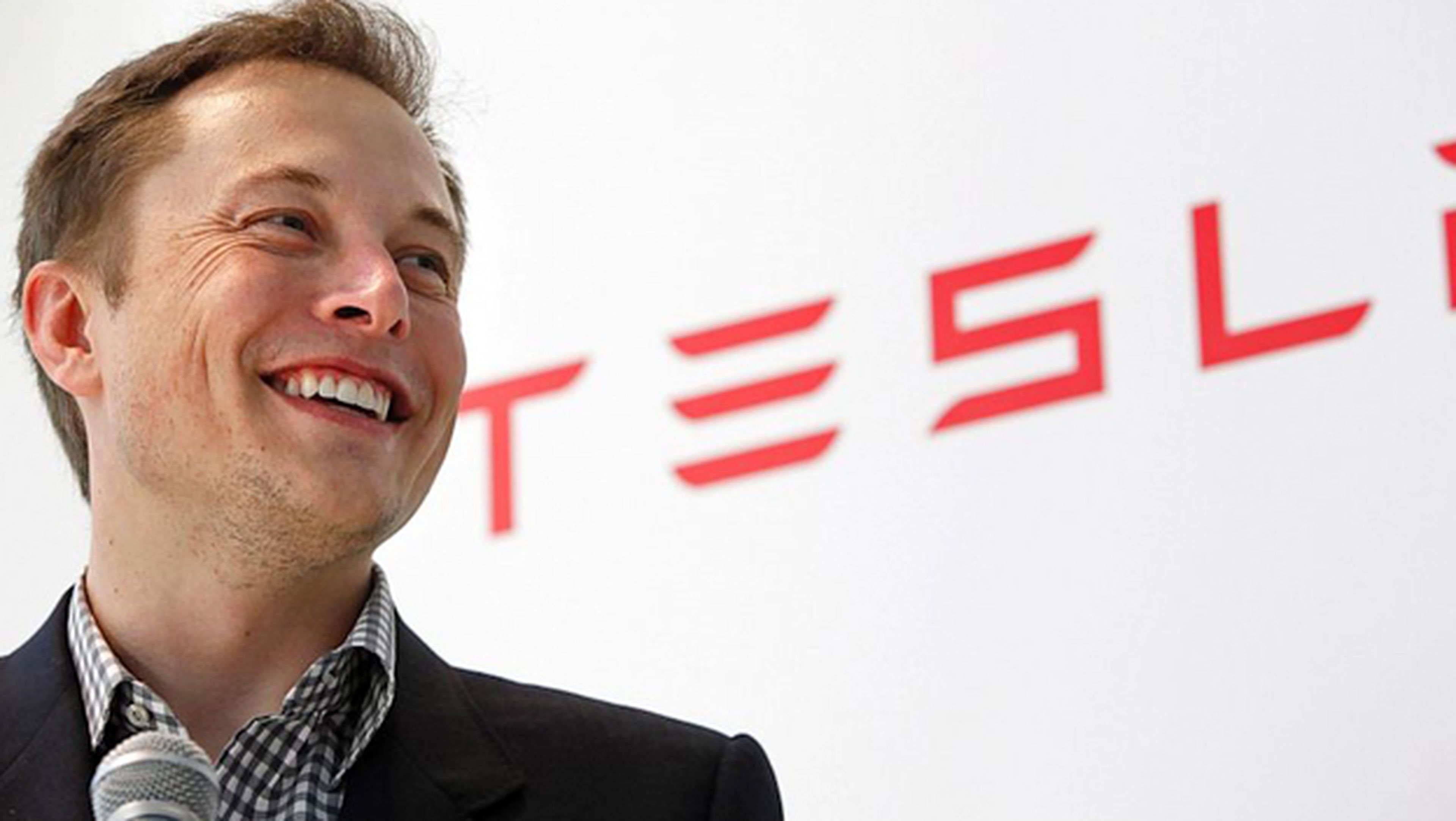 Elon Musk en una presentación de Tesla
