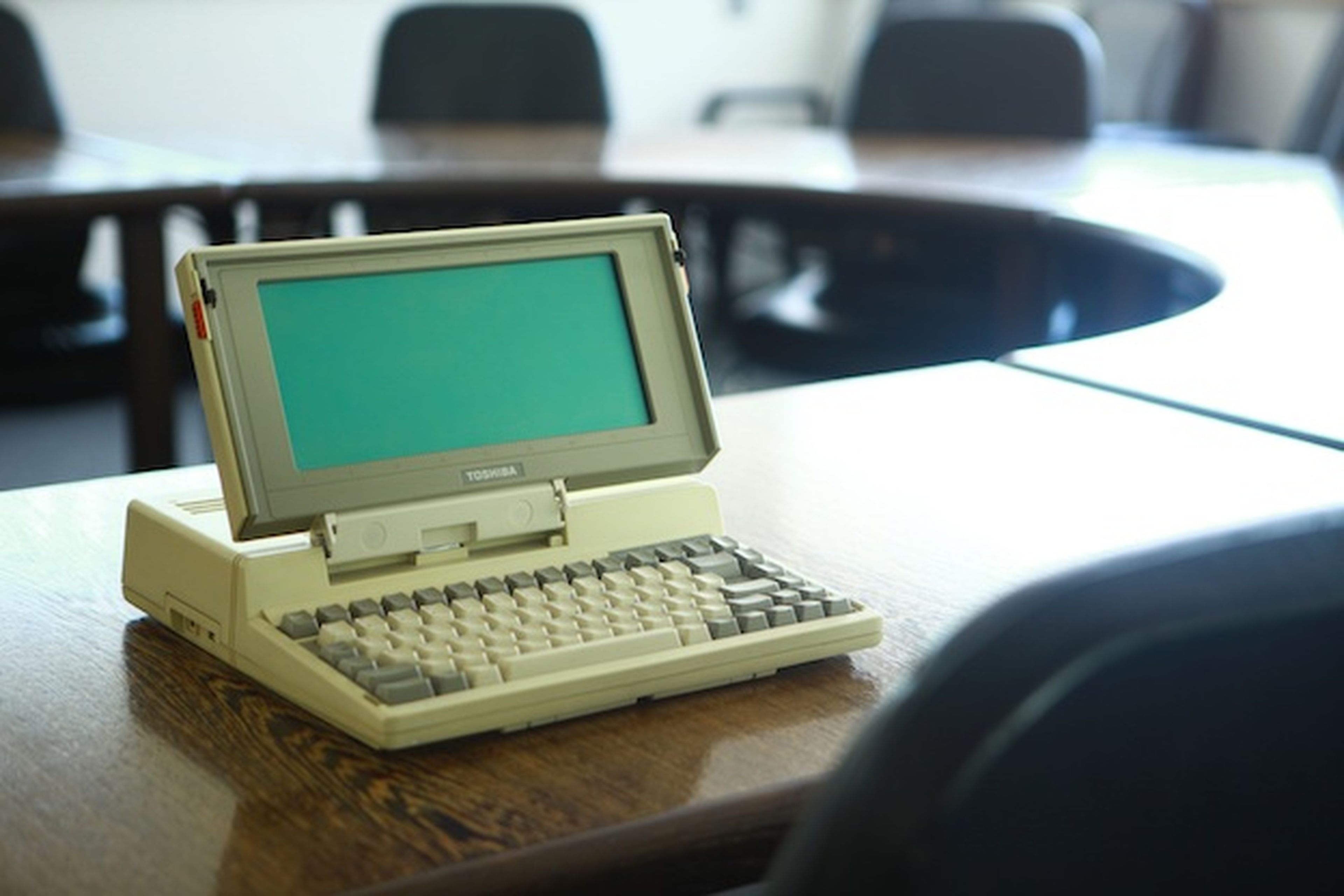 Toshiba T1100, el primer ordenador portátil cumple 30 años