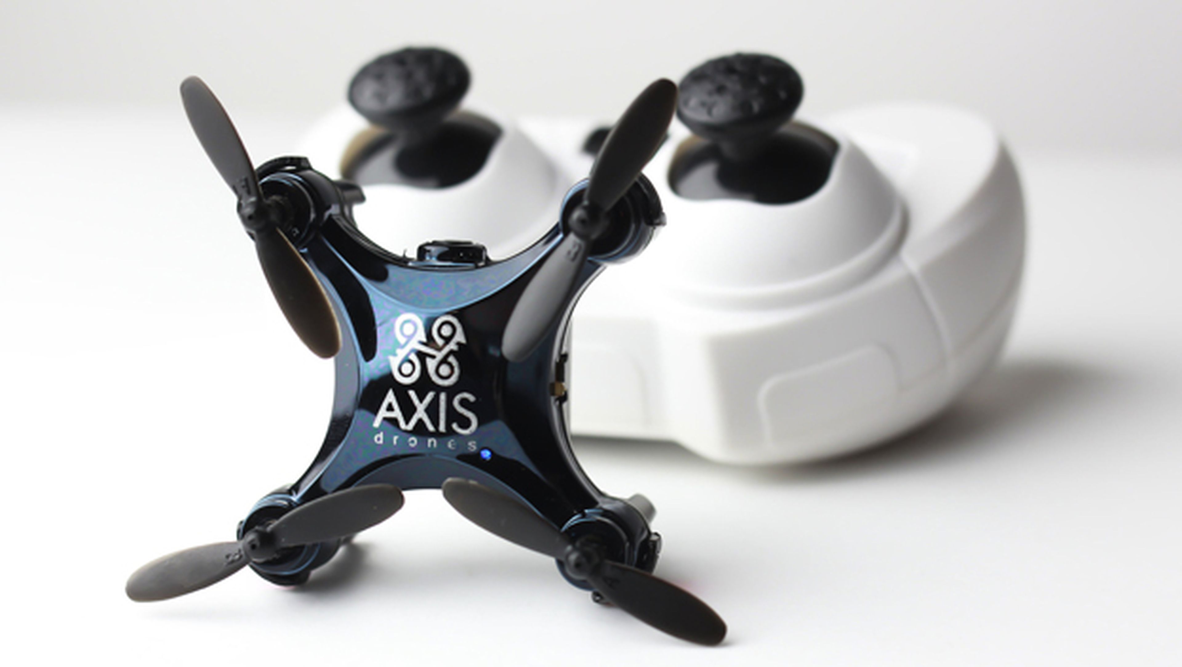 drone pequeño con cámara