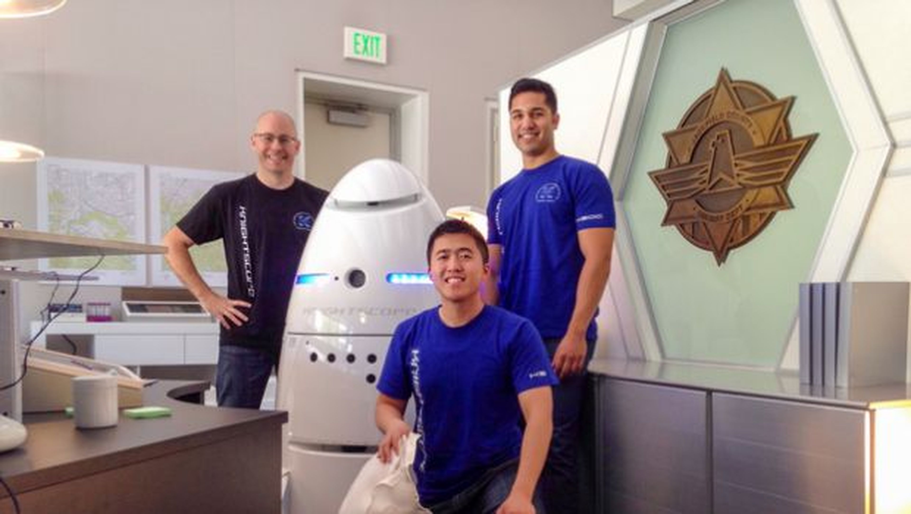Robots policía ya patrullan las calles de California