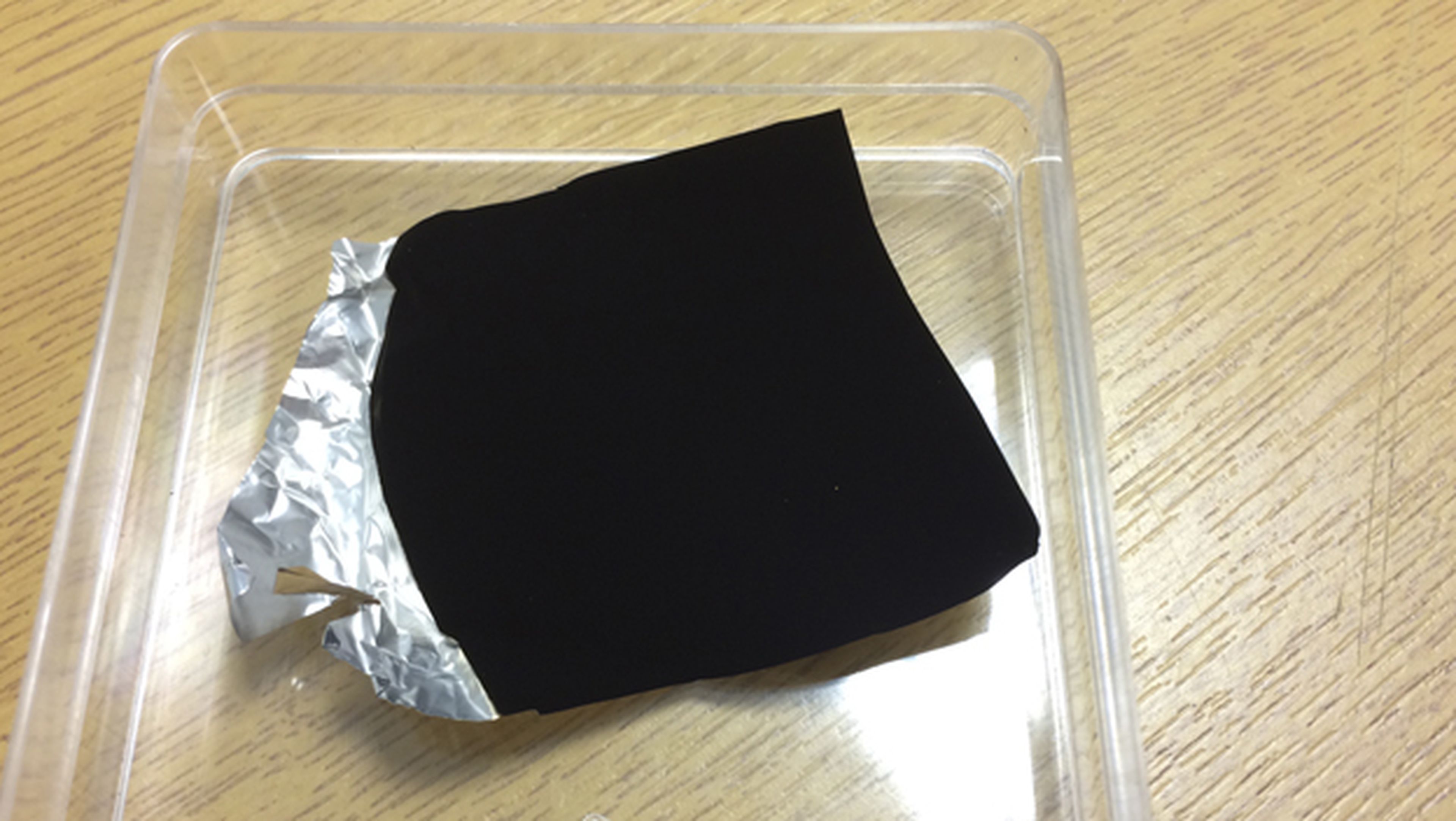 Vantablack, el material más oscuro del mundo, se vuelve aún más oscuro.