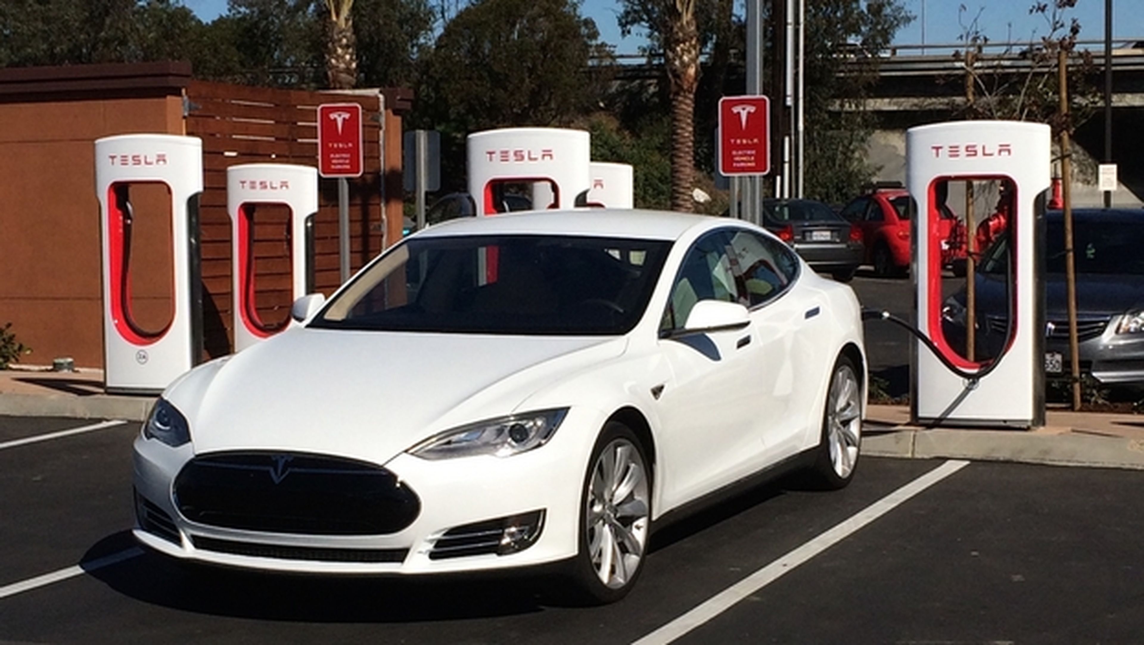 El coche eléctrico Tesla S es altamente contaminante en Singapur