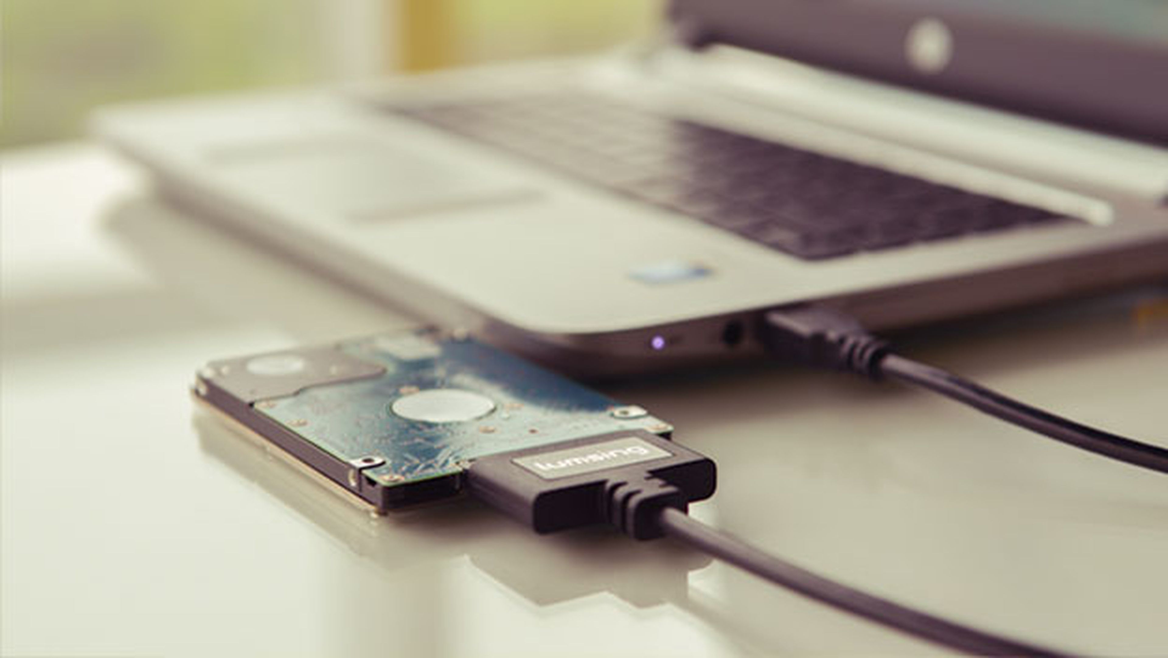 Monarca Recoger hojas comunicación Convierte cualquier disco duro SATA en un disco duro externo | Computer Hoy