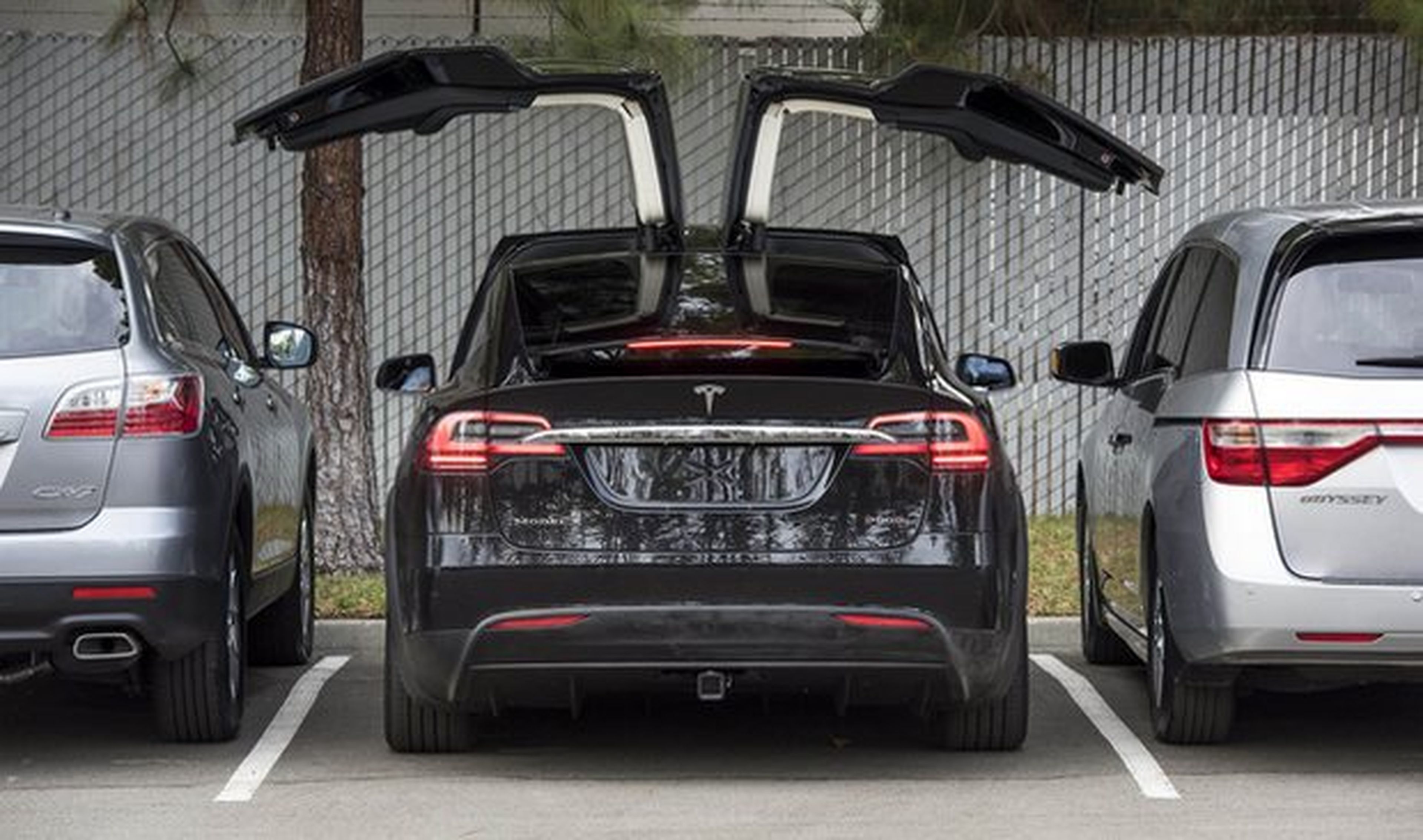 Tesla llega a España, ¿qué aportan sus coches eléctricos y baterías?