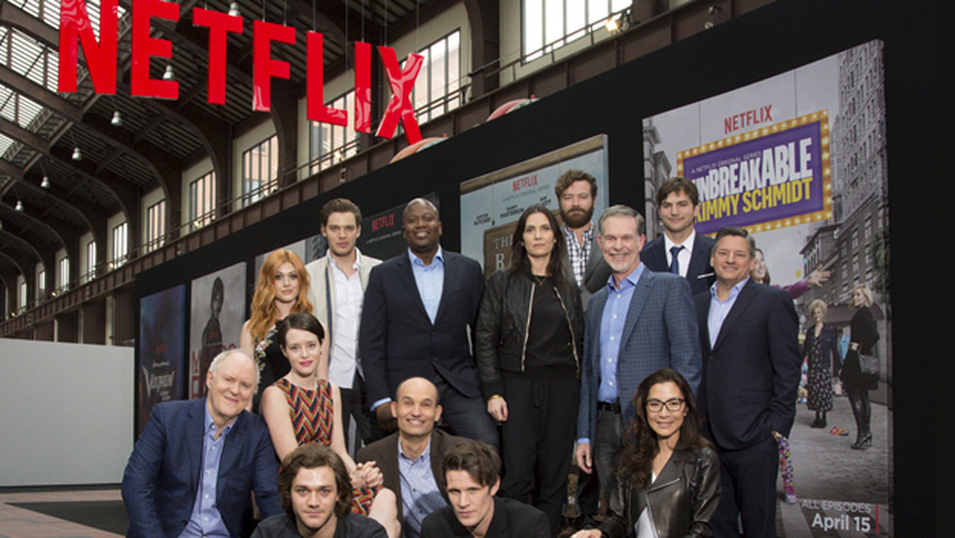 El elenco de Netflix se reúne en el mayor evento de Europa