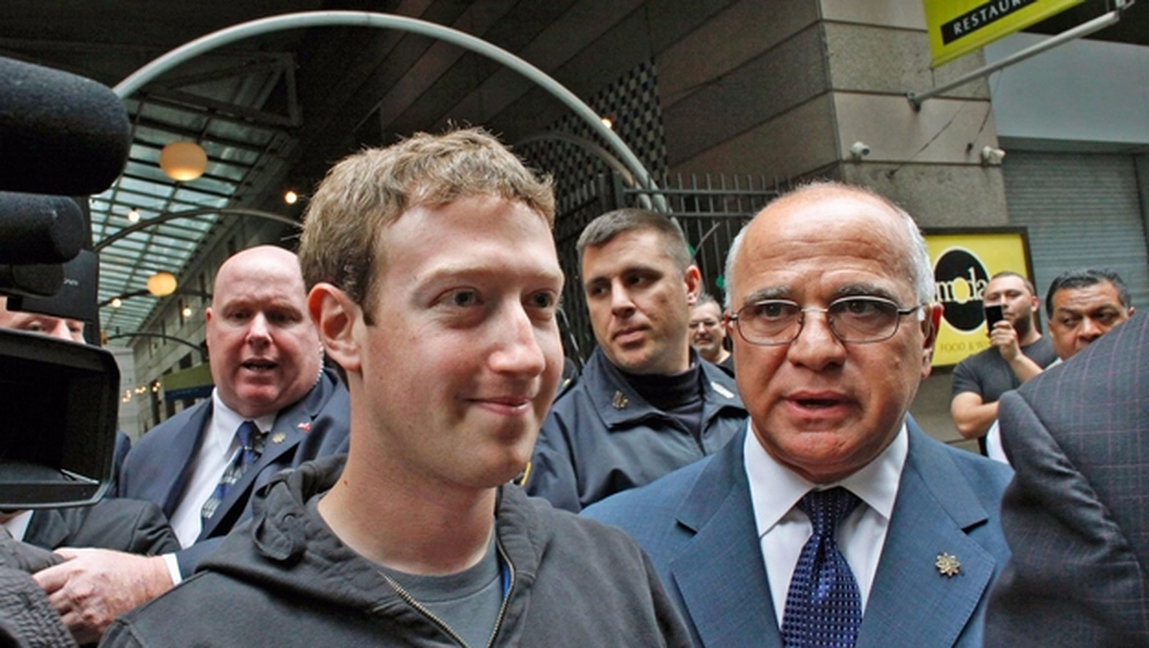 Cuánto le cuesta a Facebook proteger la vida de Mark Zuckerberg