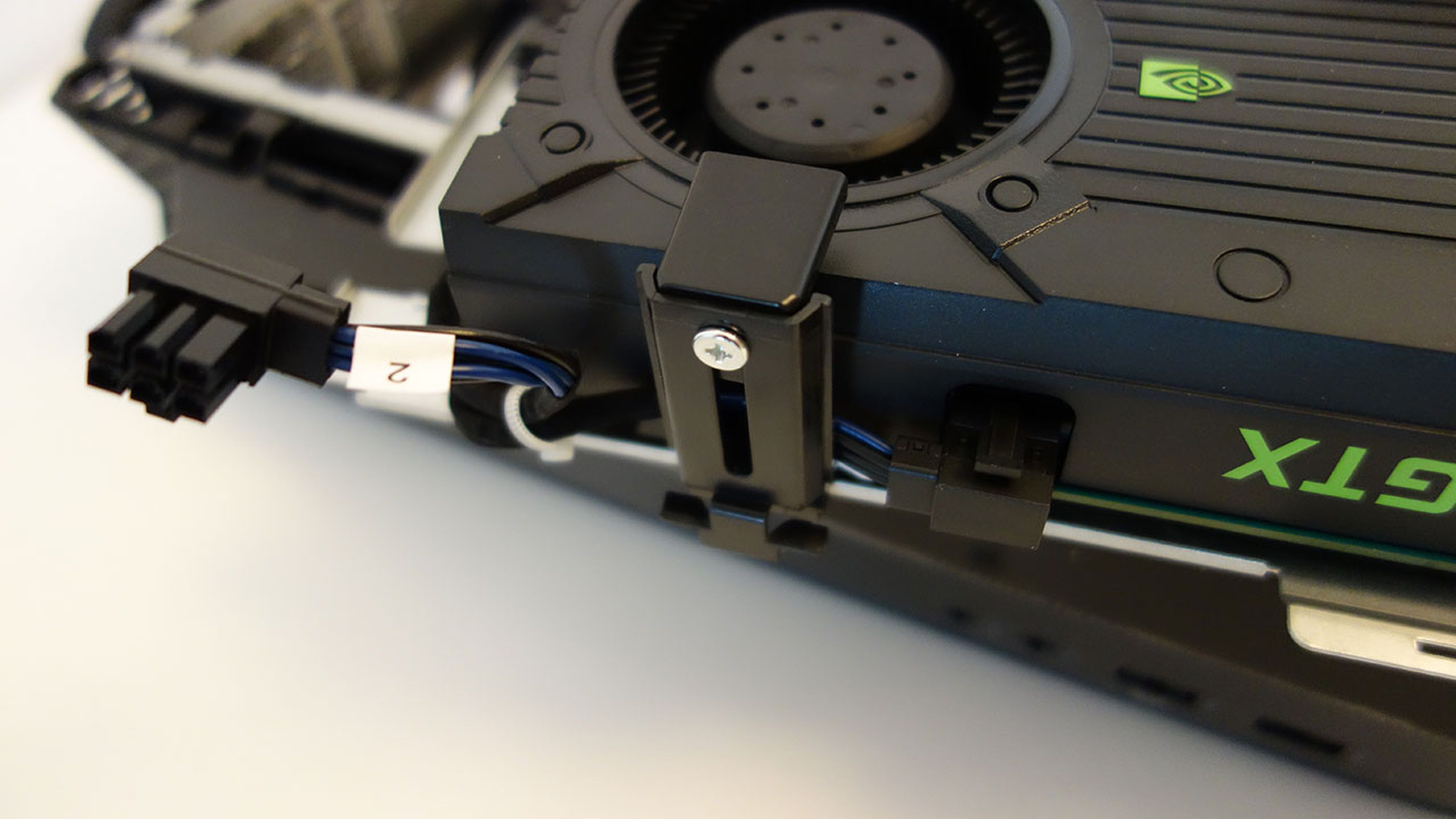 Alienware X51 R3 conector de la gráfica