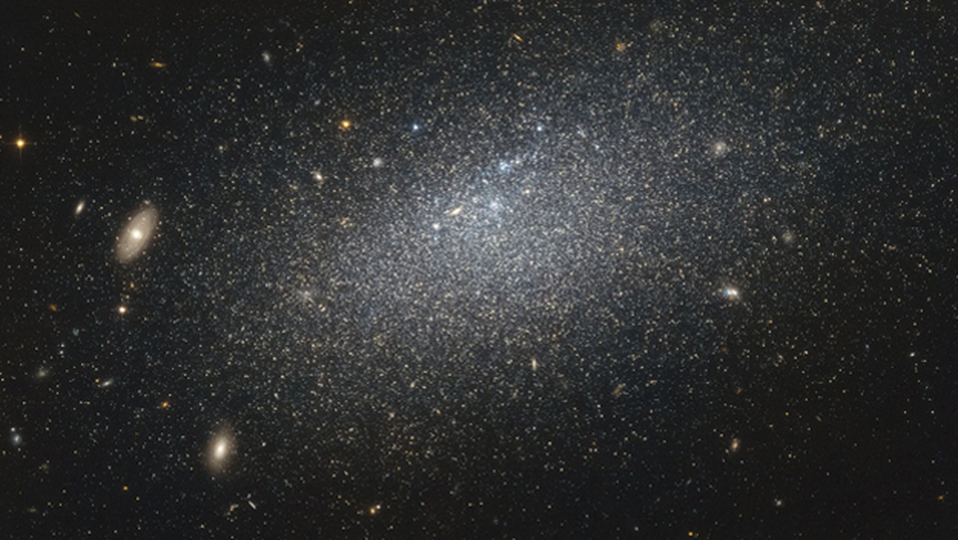 El Hubble descubre una galaxia enana aislada del universo