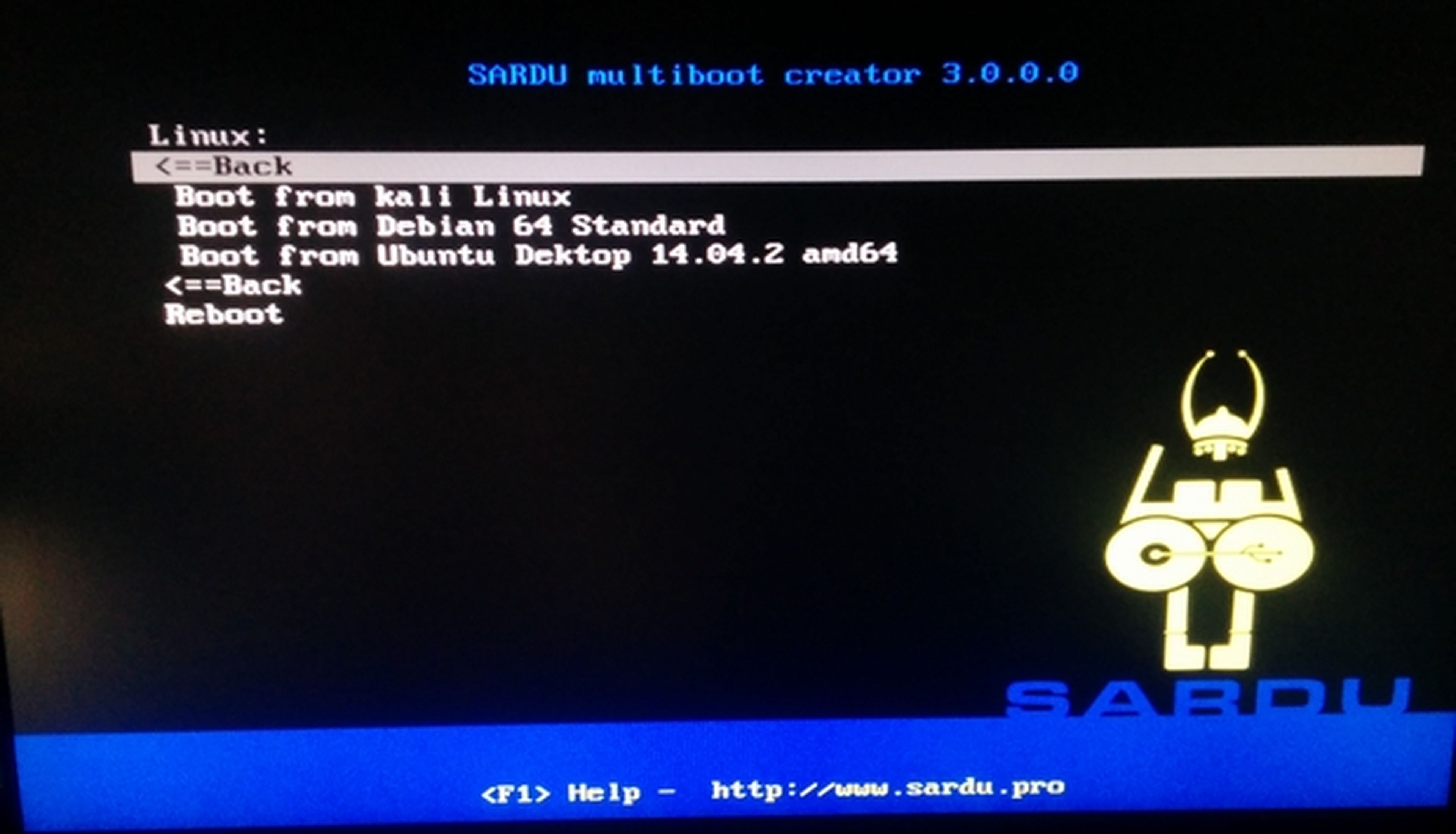 Cómo crear un USB multiarranque con varias distros Linux y Windows 10