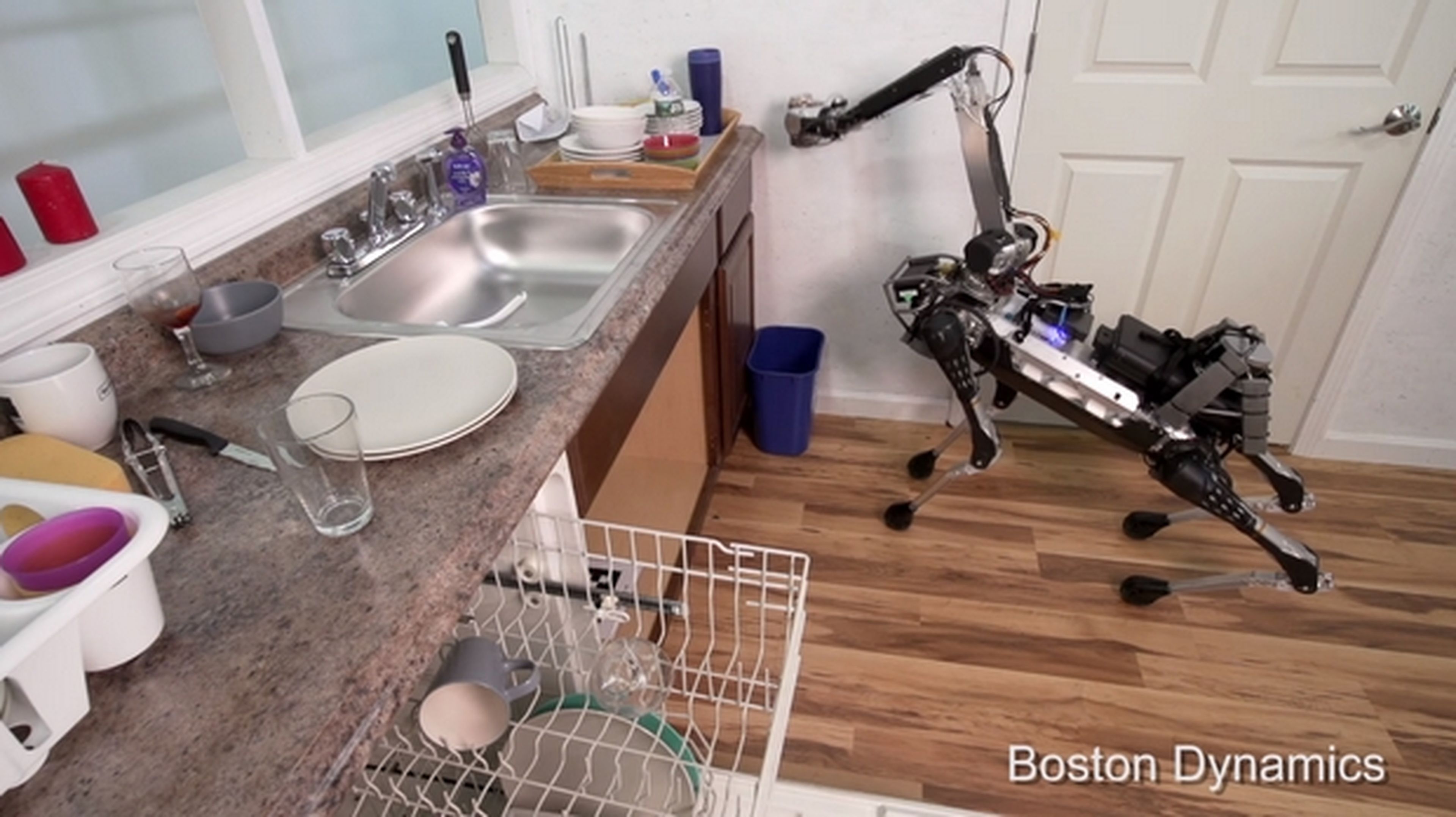 SpotMini, el perro robot de Google recicla latas y pone el lavavajillas