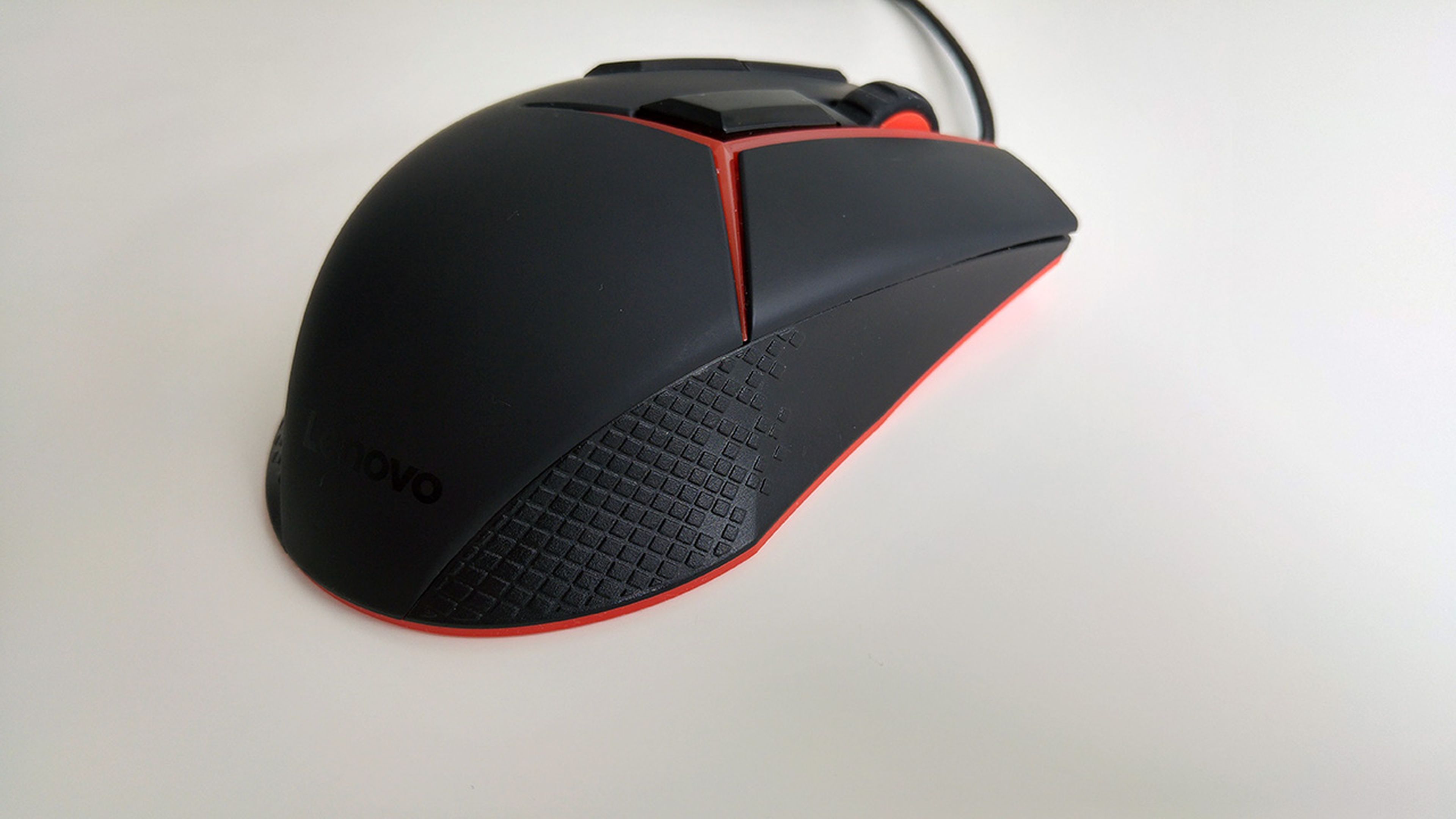 imagen del agarre del Lenovo gaming mouse