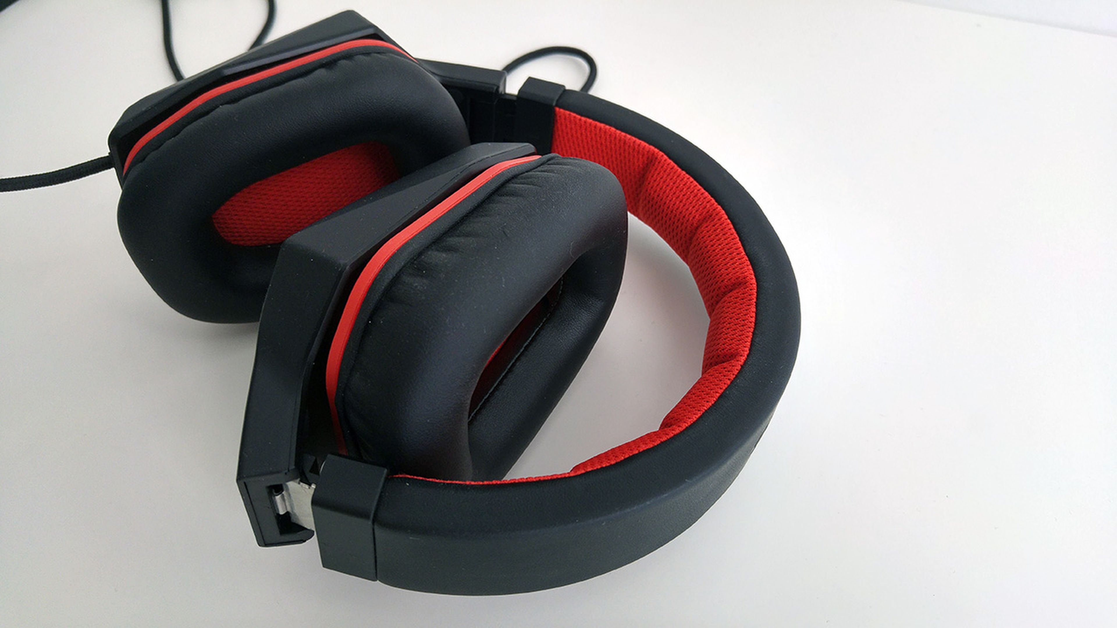 Lenovo Y gaming surround sound headset plegados