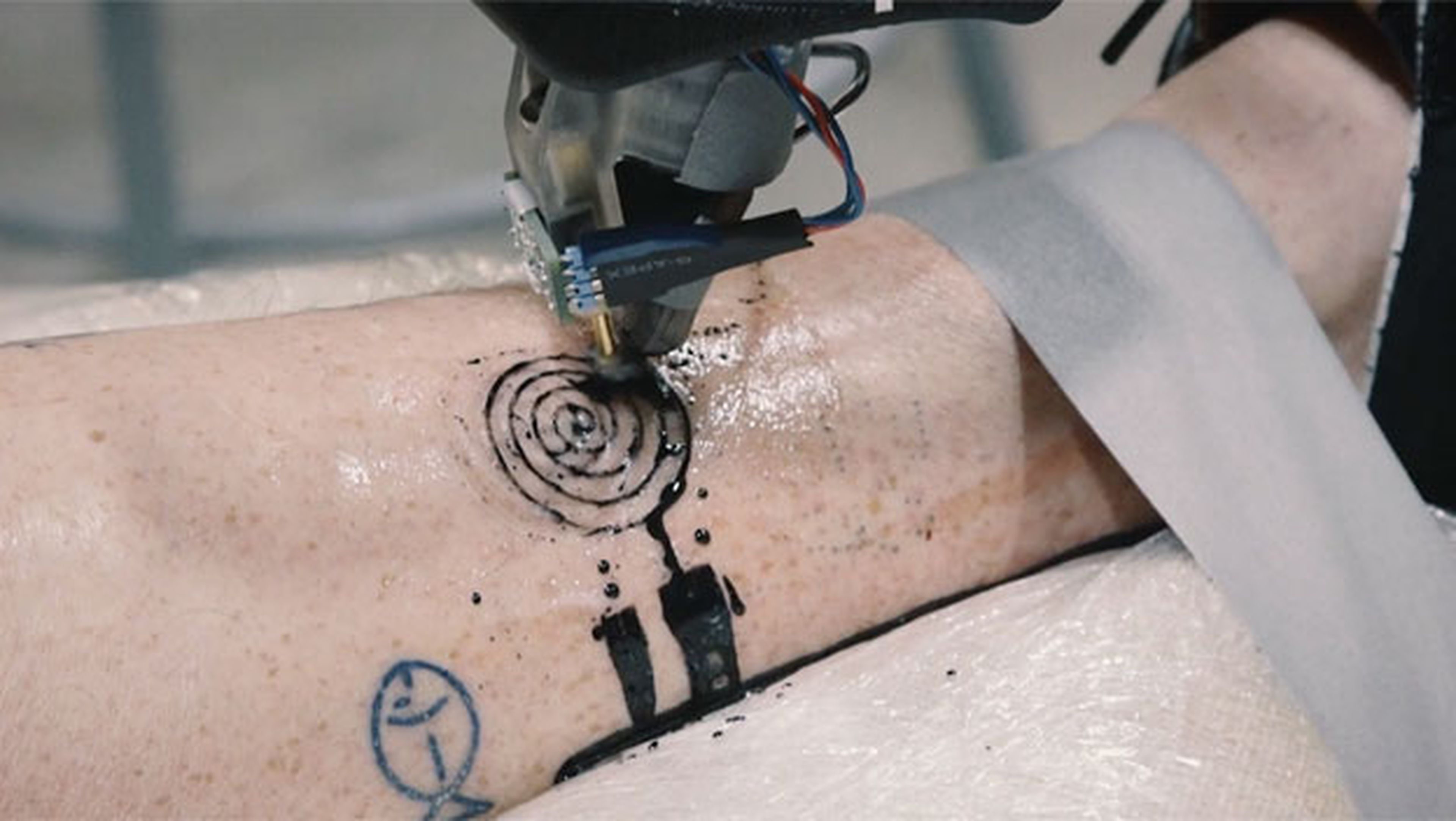 robot tatuador