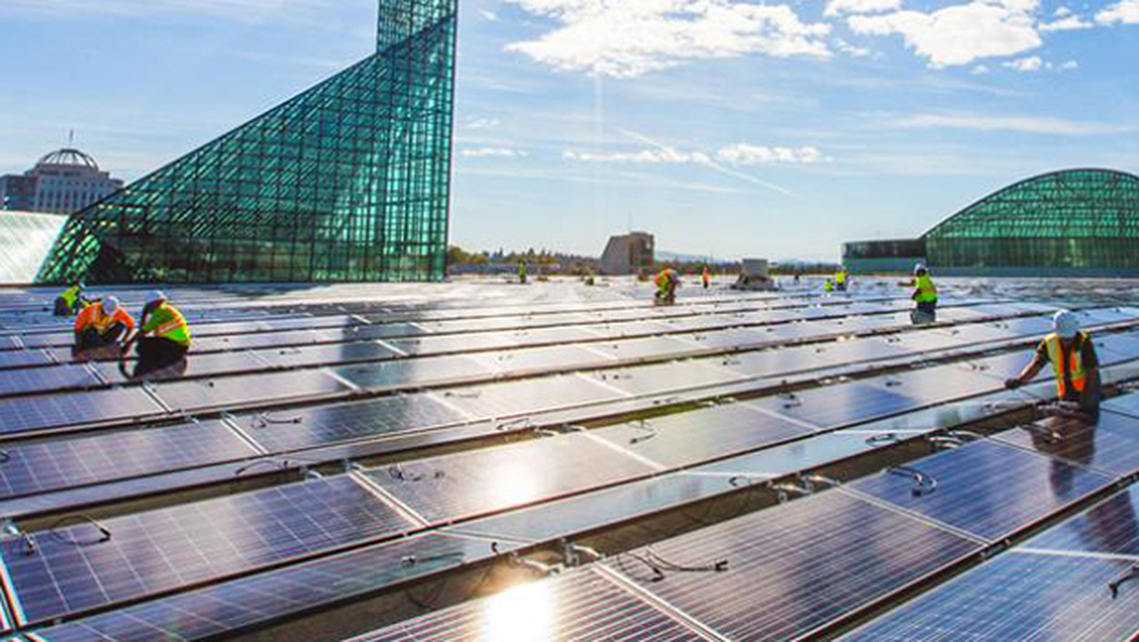 SolarCity anuncia un "techo solar" para finales de año