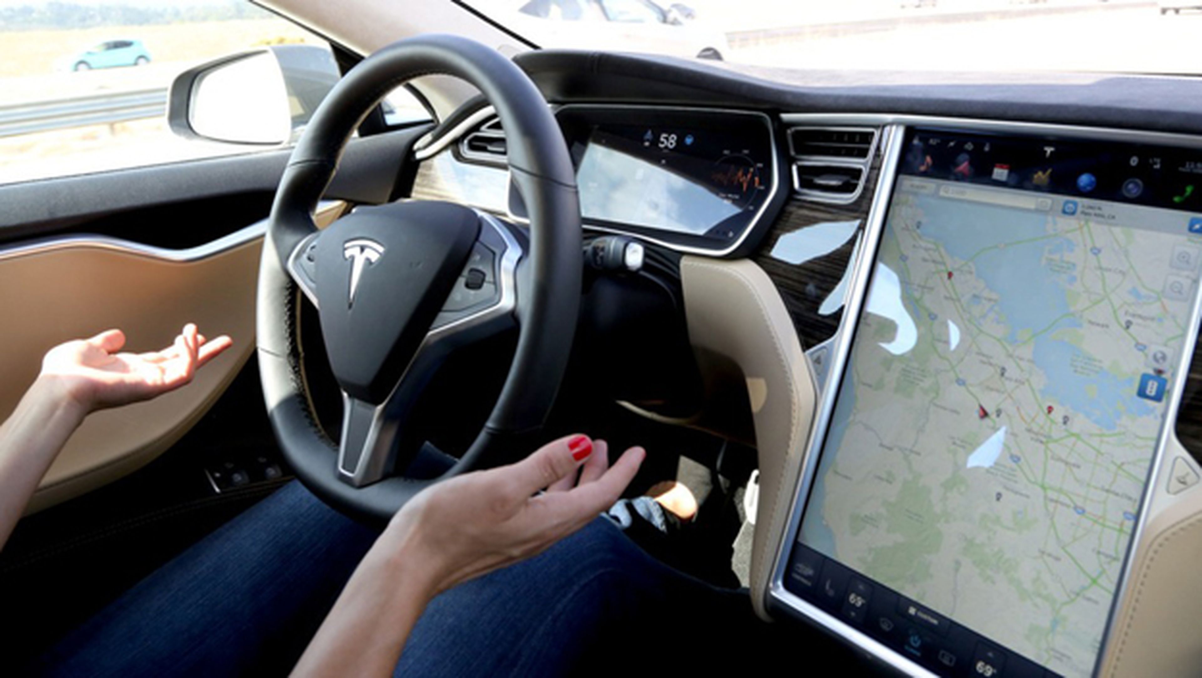 Tesla añadirá más sensores y radares a su piloto automático