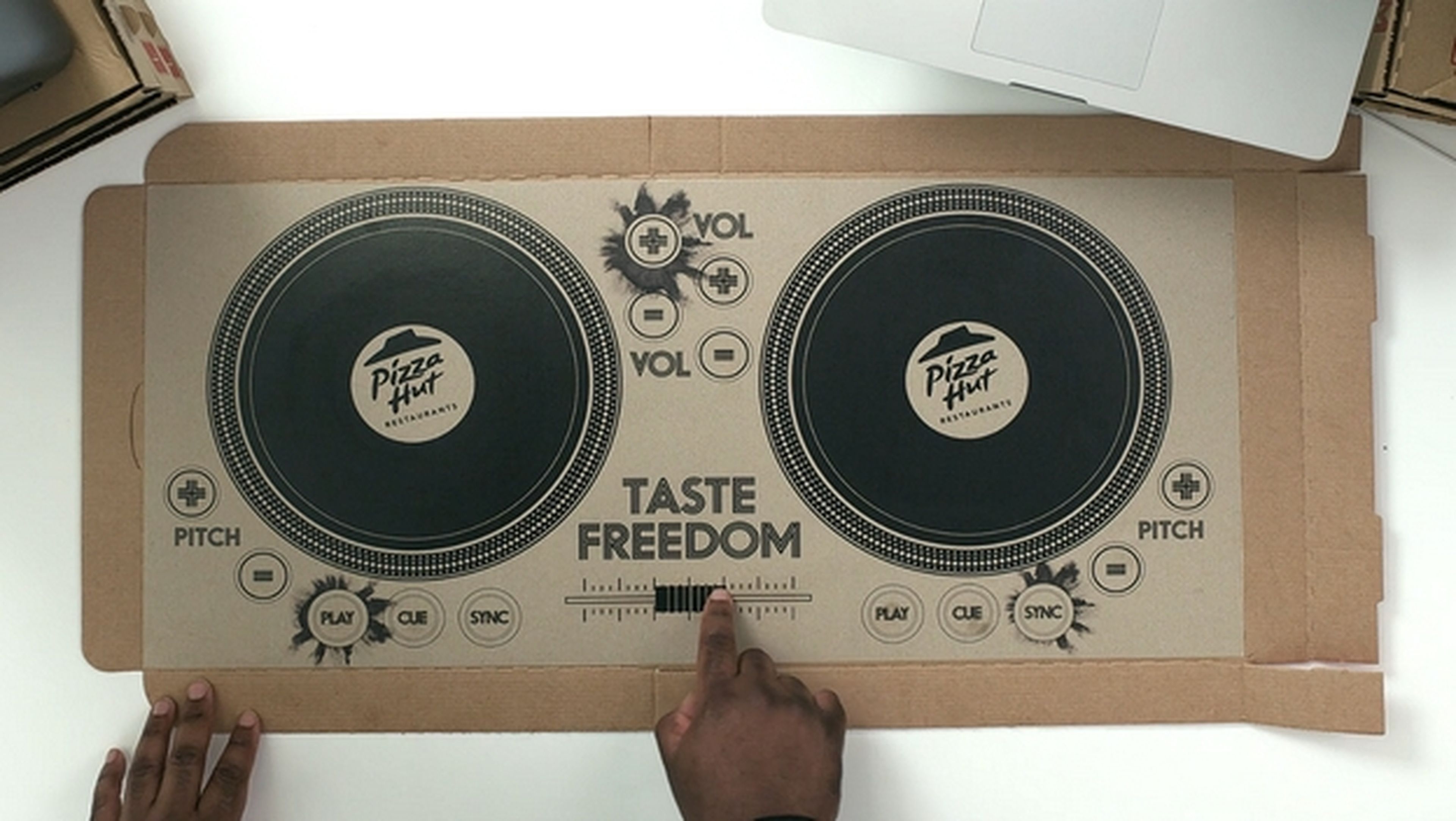 Tu próxima pizza podría convertirse en un mesa de mezclas DJ