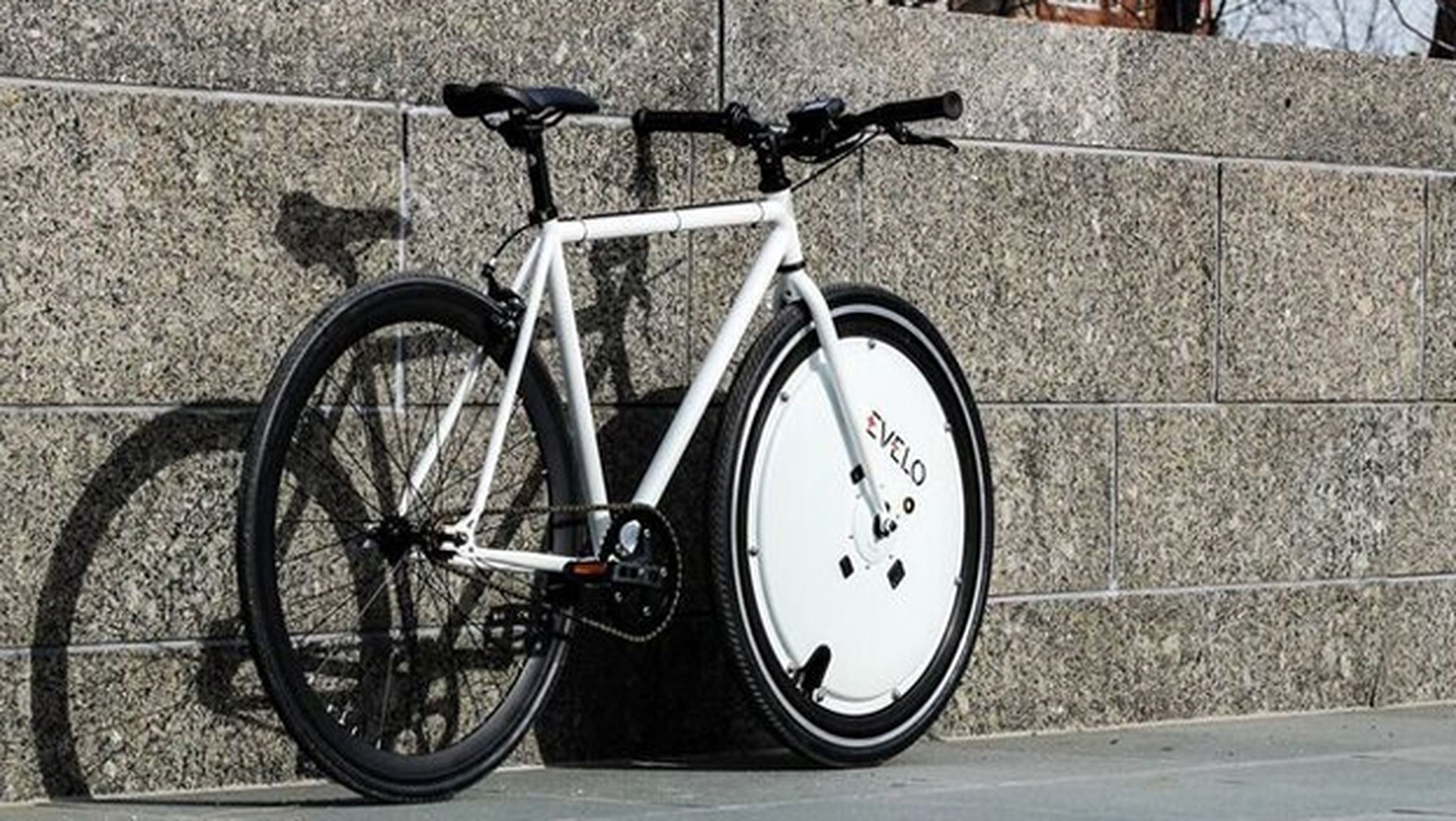 Omni Wheel, convierte una bicicleta normal en una eléctrica