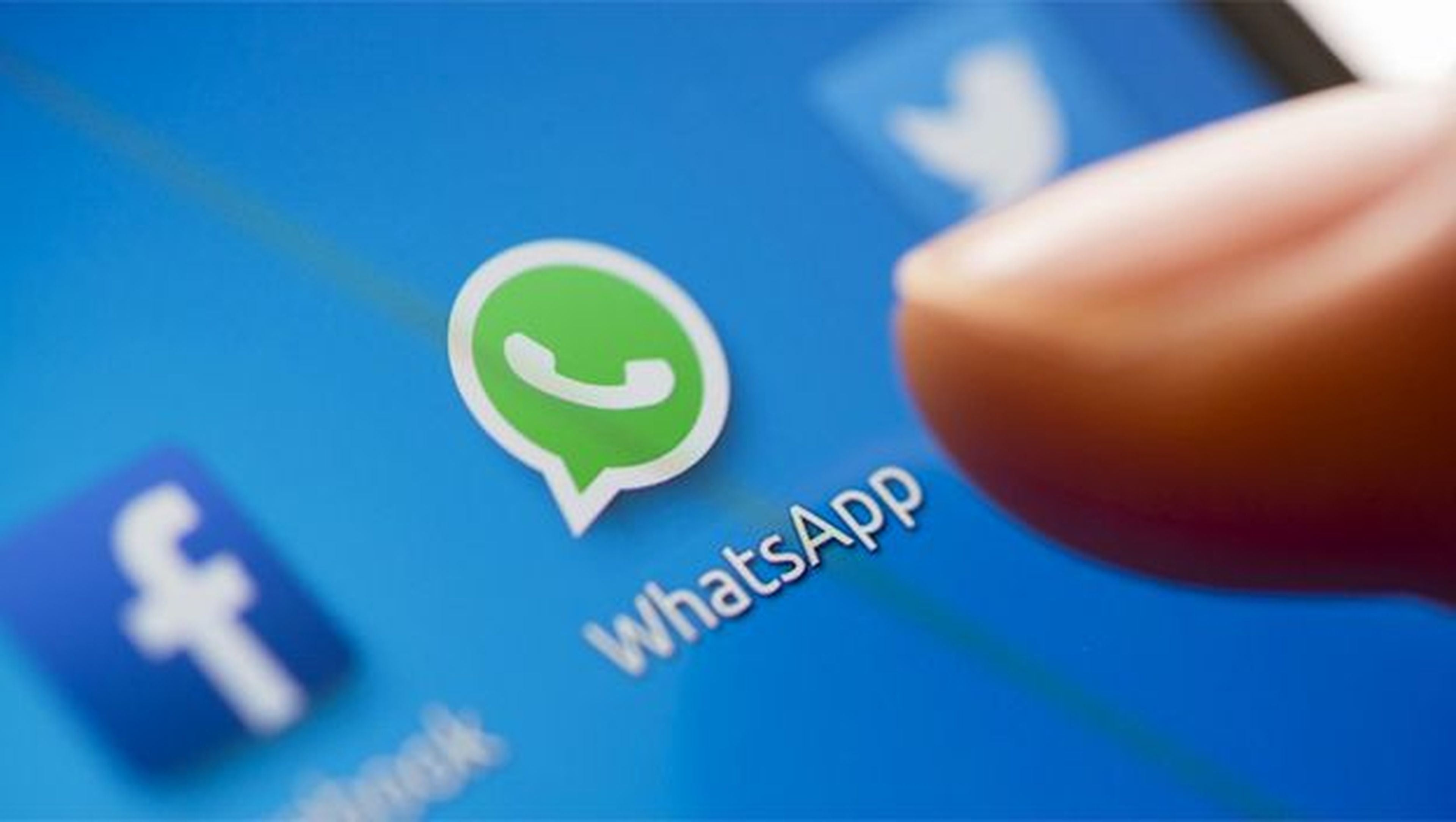 Cómo evitar que WhatsApp comparta nuestros datos con Facebook