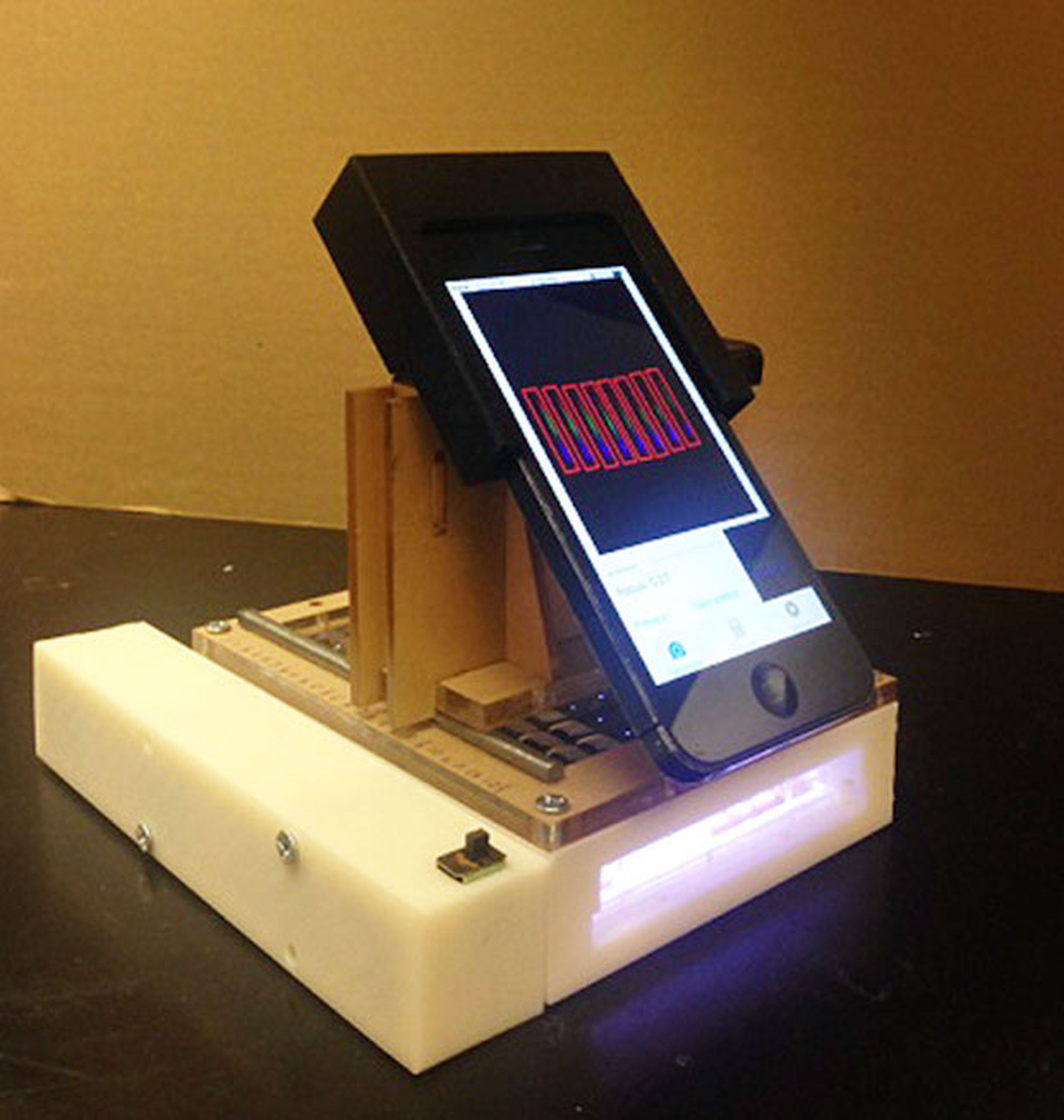 Espectrómetro detecta cáncer con el móvil