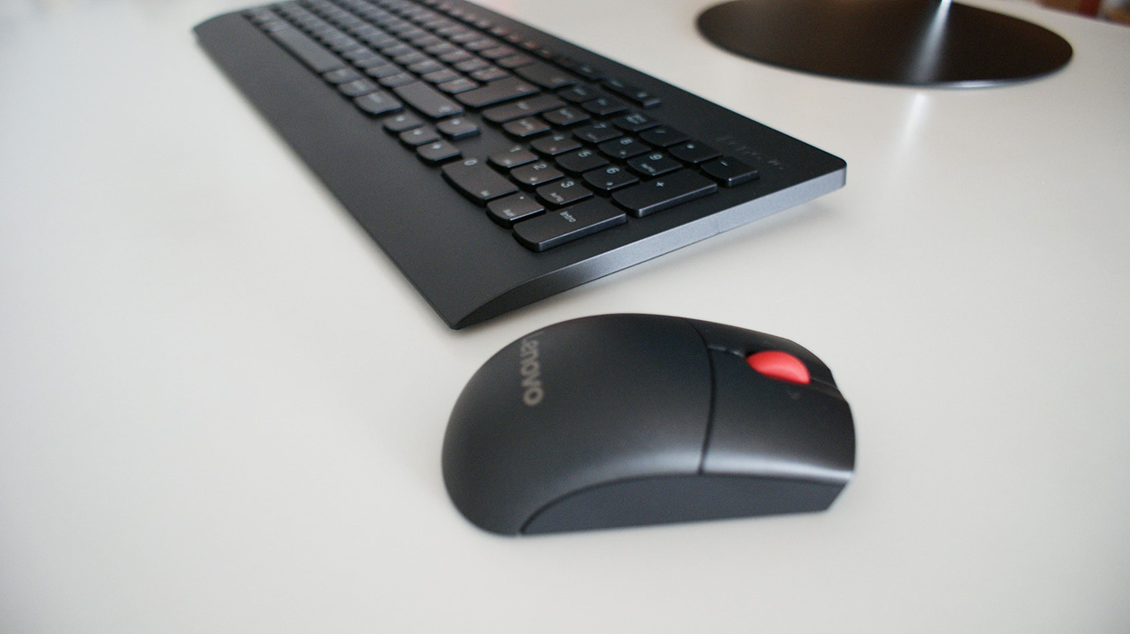 Lenovo Thinkcentre X1, teclado y ratón