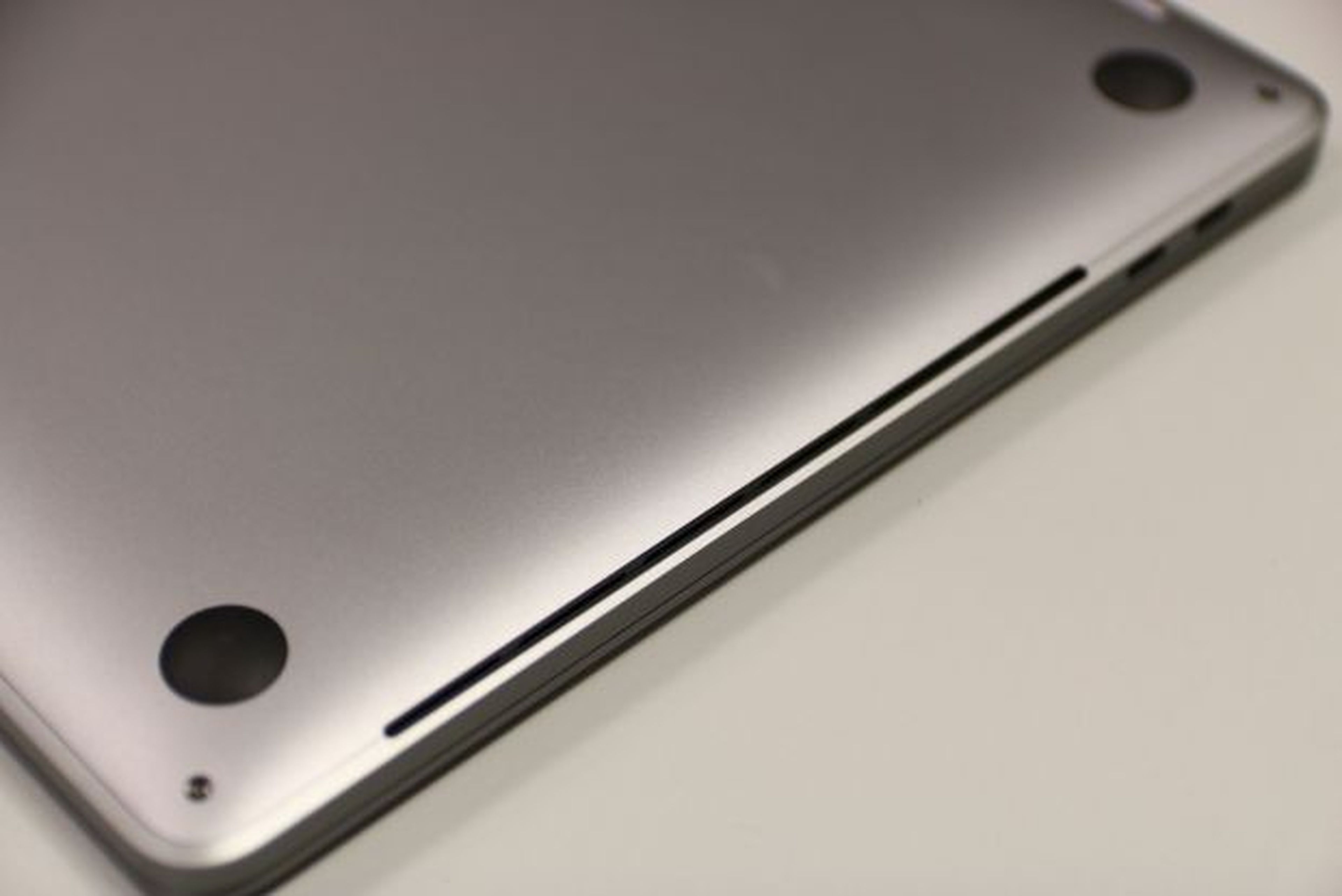 MacBook Pro 13 con Touch Bar ventilación