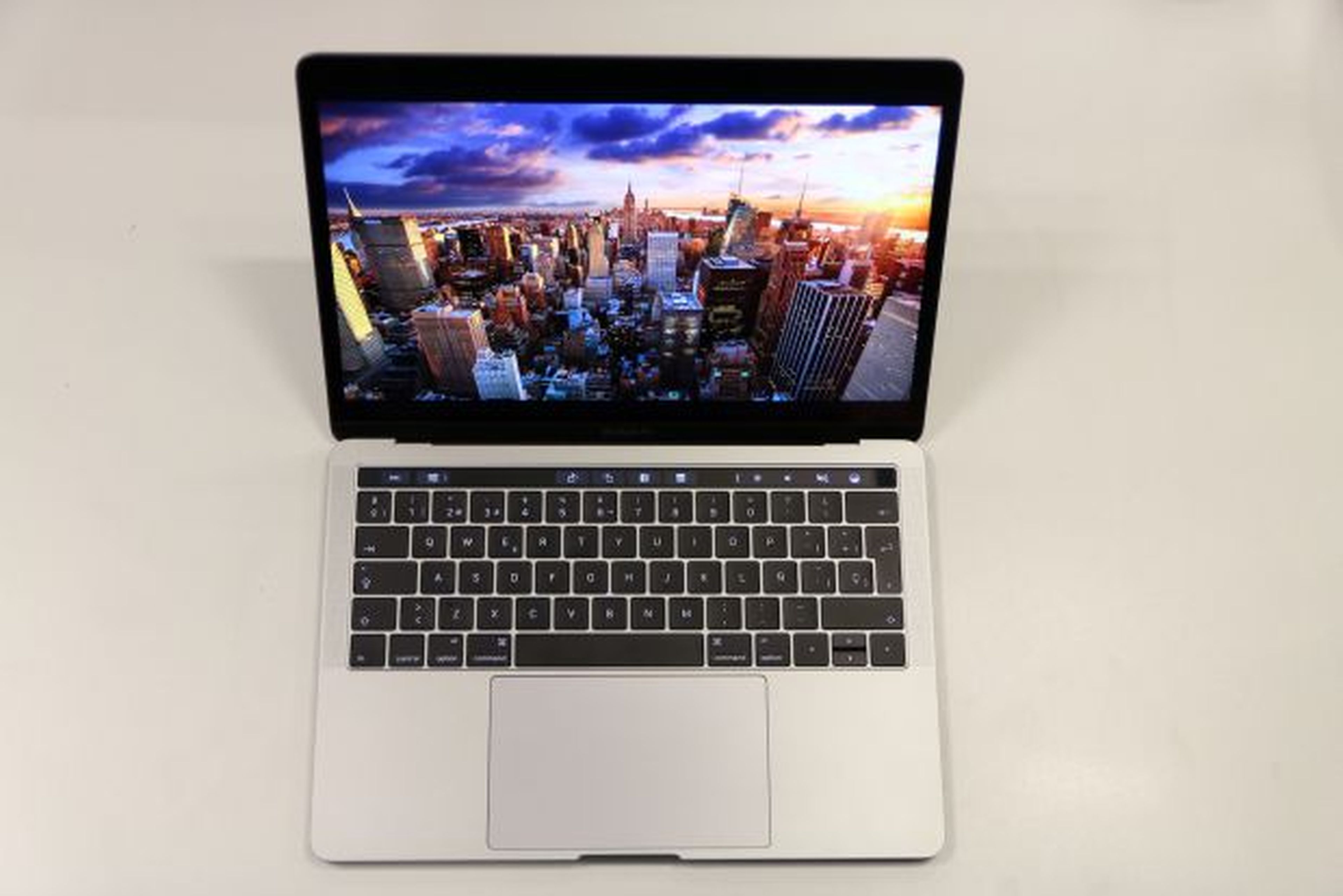 MacBook Pro 13 con Touch Bar 2016 pantalla retina