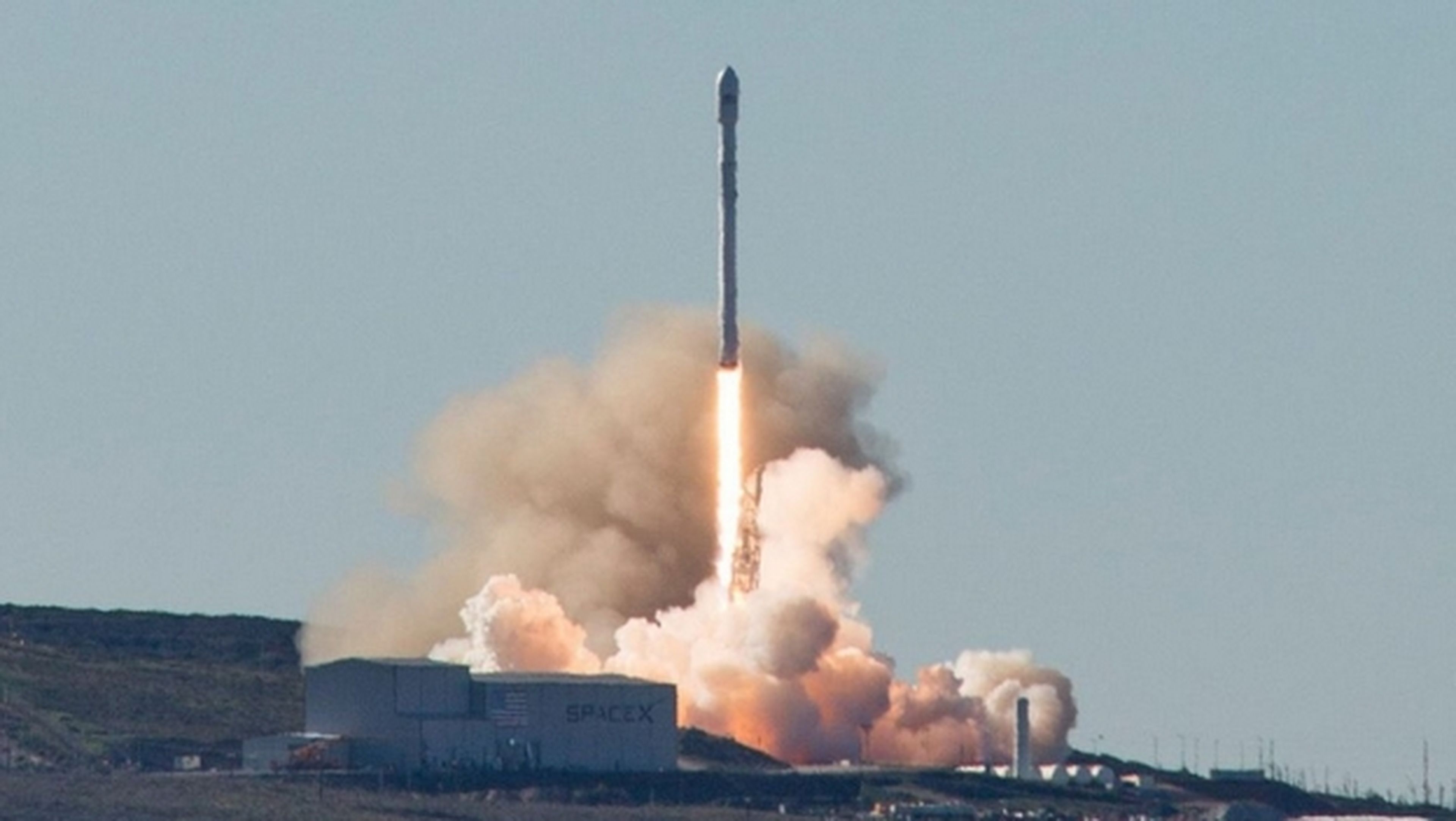 SpaceX pone en órbita el Iridium 1 y olvida la explosión del Falcon 9