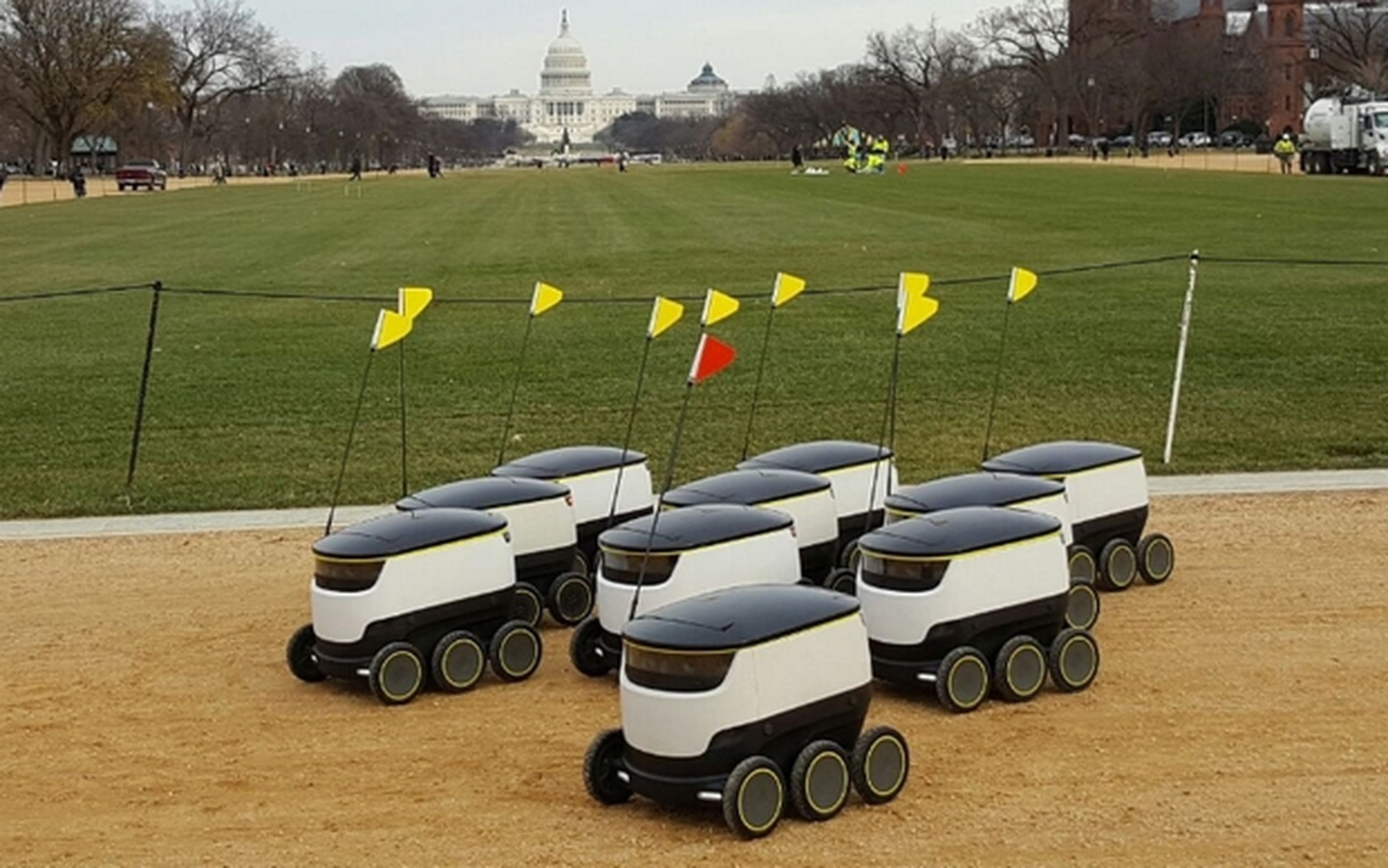 Olvida los drones, tus pedidos te los traerá un robot autónomos sobre ruedas