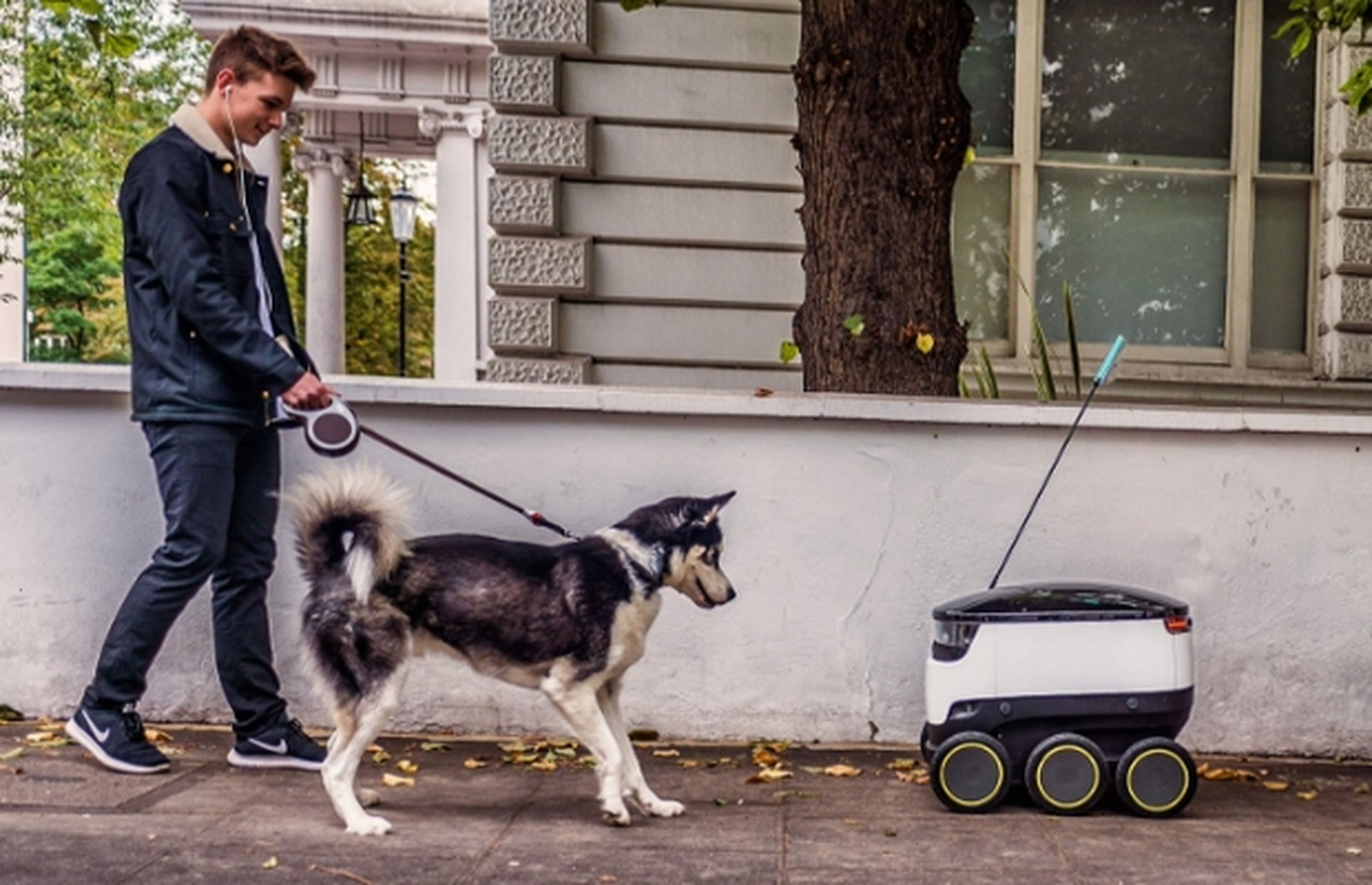 Olvida los drones, tus pedidos te los traerá un robot autónomos sobre ruedas