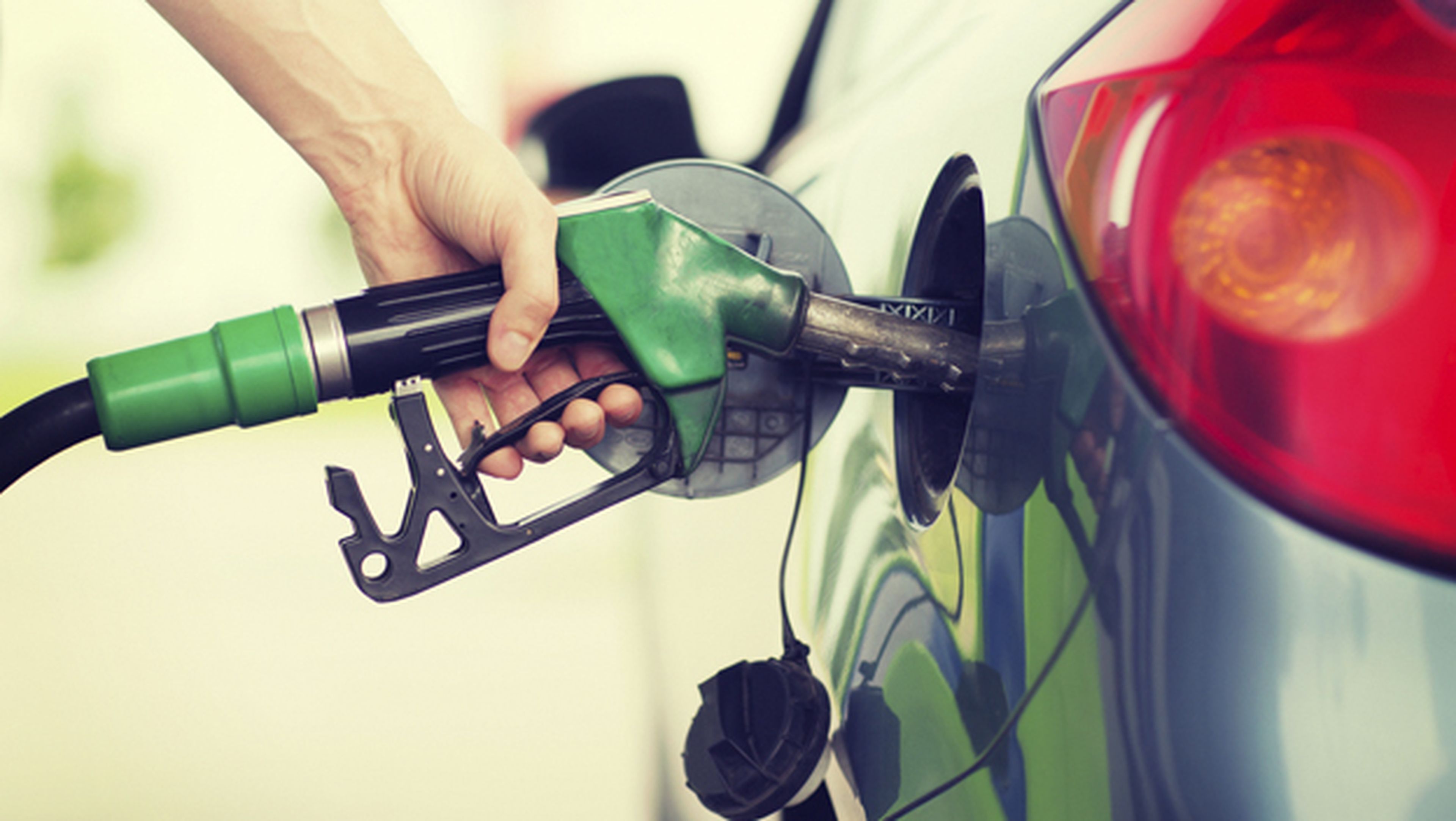 Trucos y consejos para ahorrar dinero en gasolina para el coche