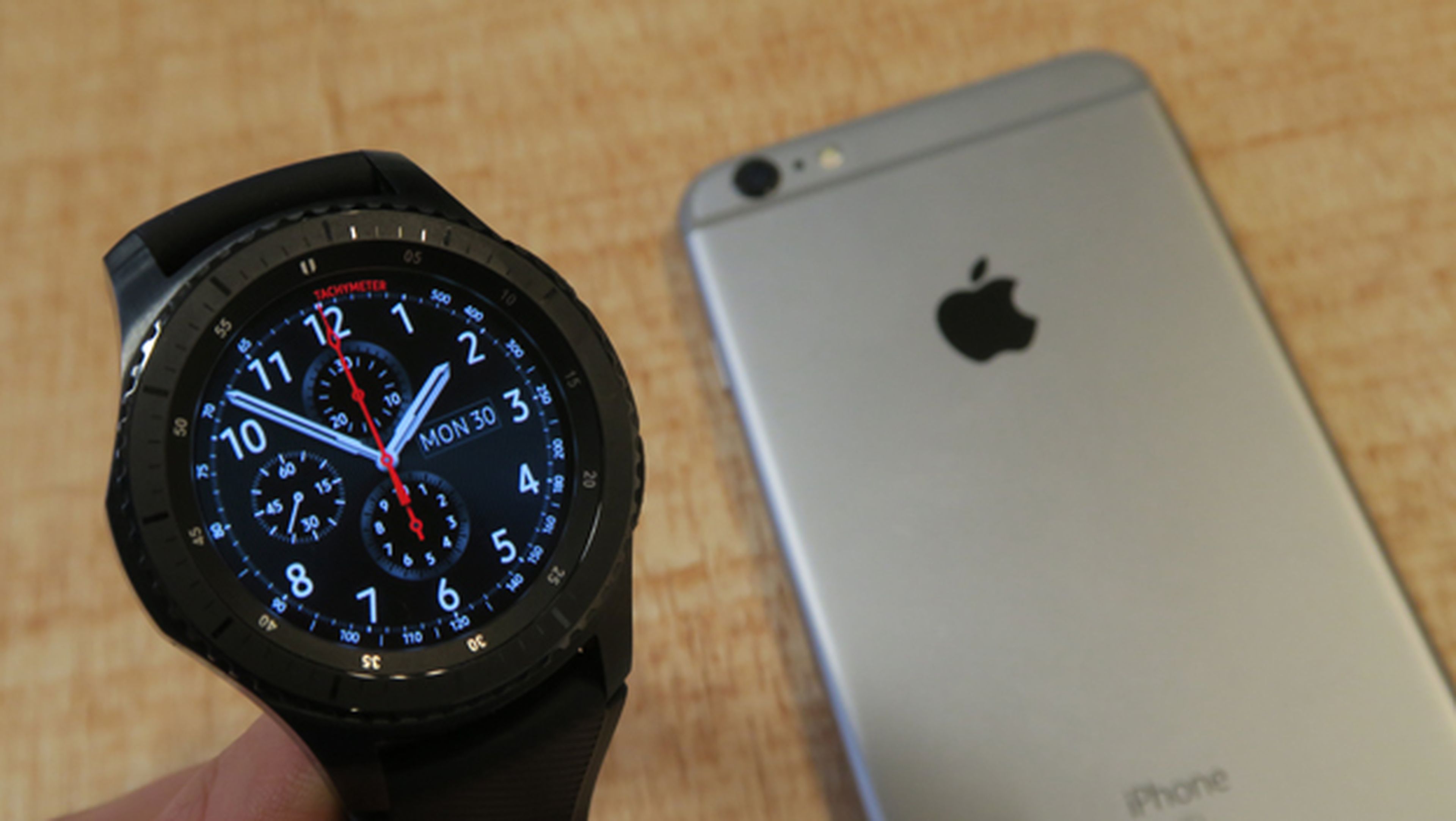 El Gear S3 es uno de los relojes de Samsung que ya funciona con iOS