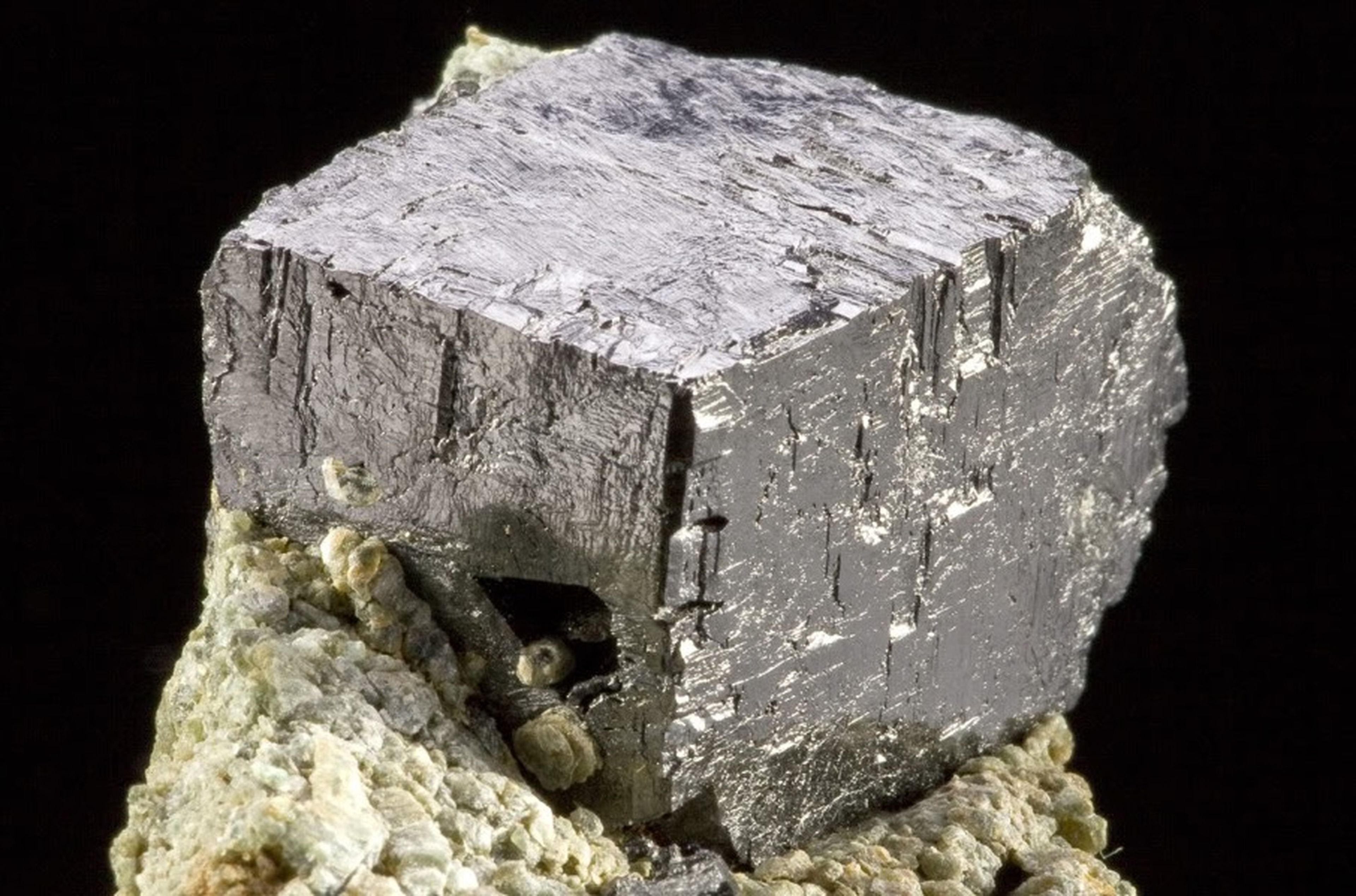 KBNNO, el increíble mineral que podría acabar con las baterías