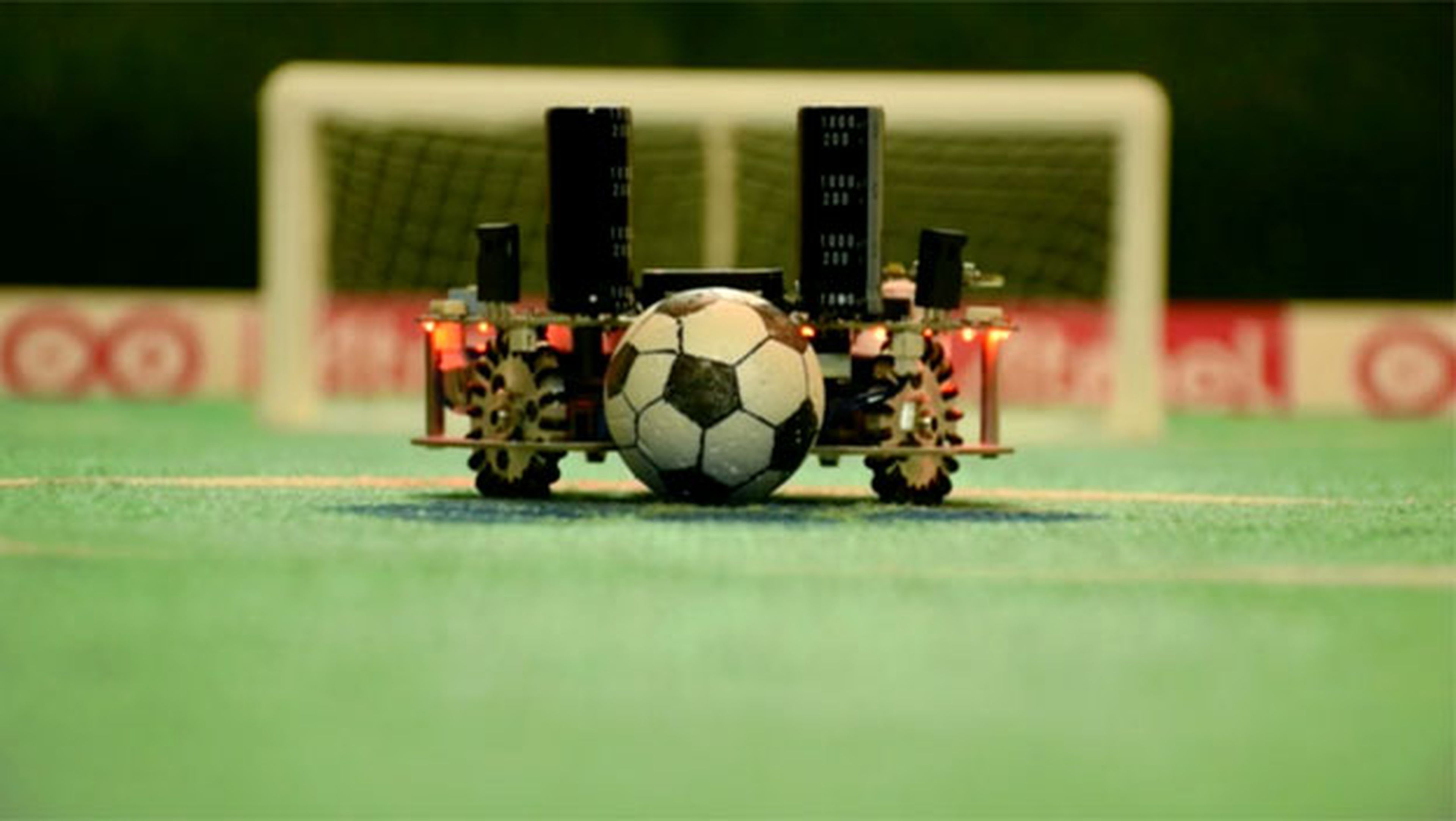 WiSoccero, el robot que juega al fútbol por control remoto