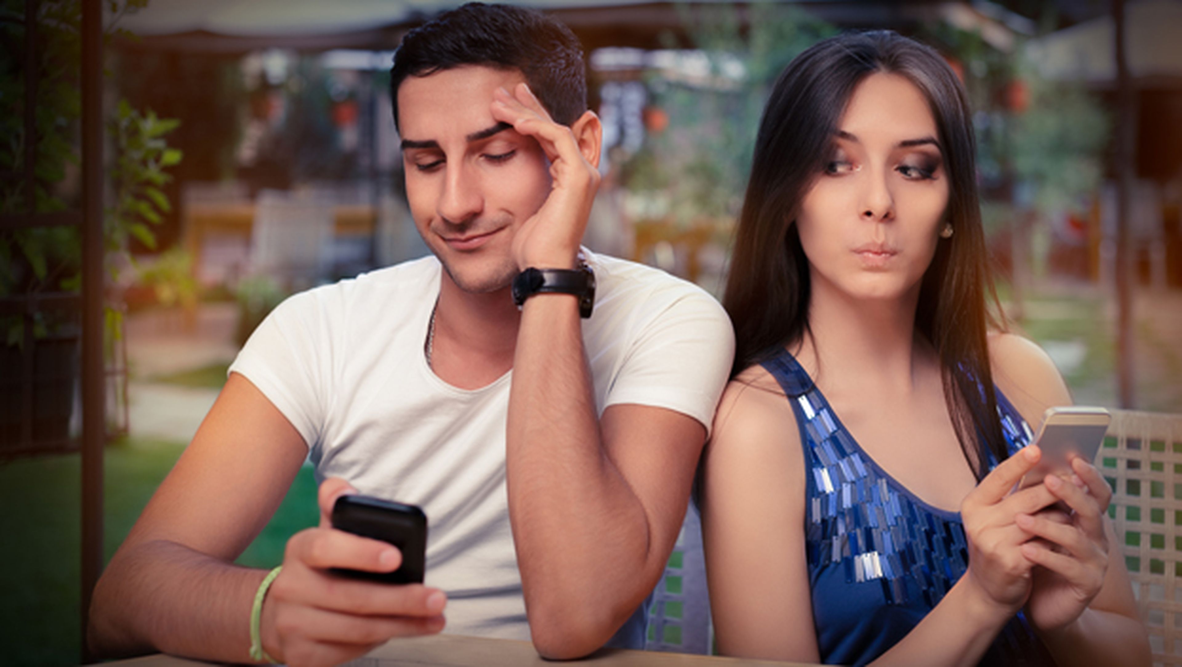 Las empresas que prometen espiar el WhatsApp de tu pareja | Computer Hoy