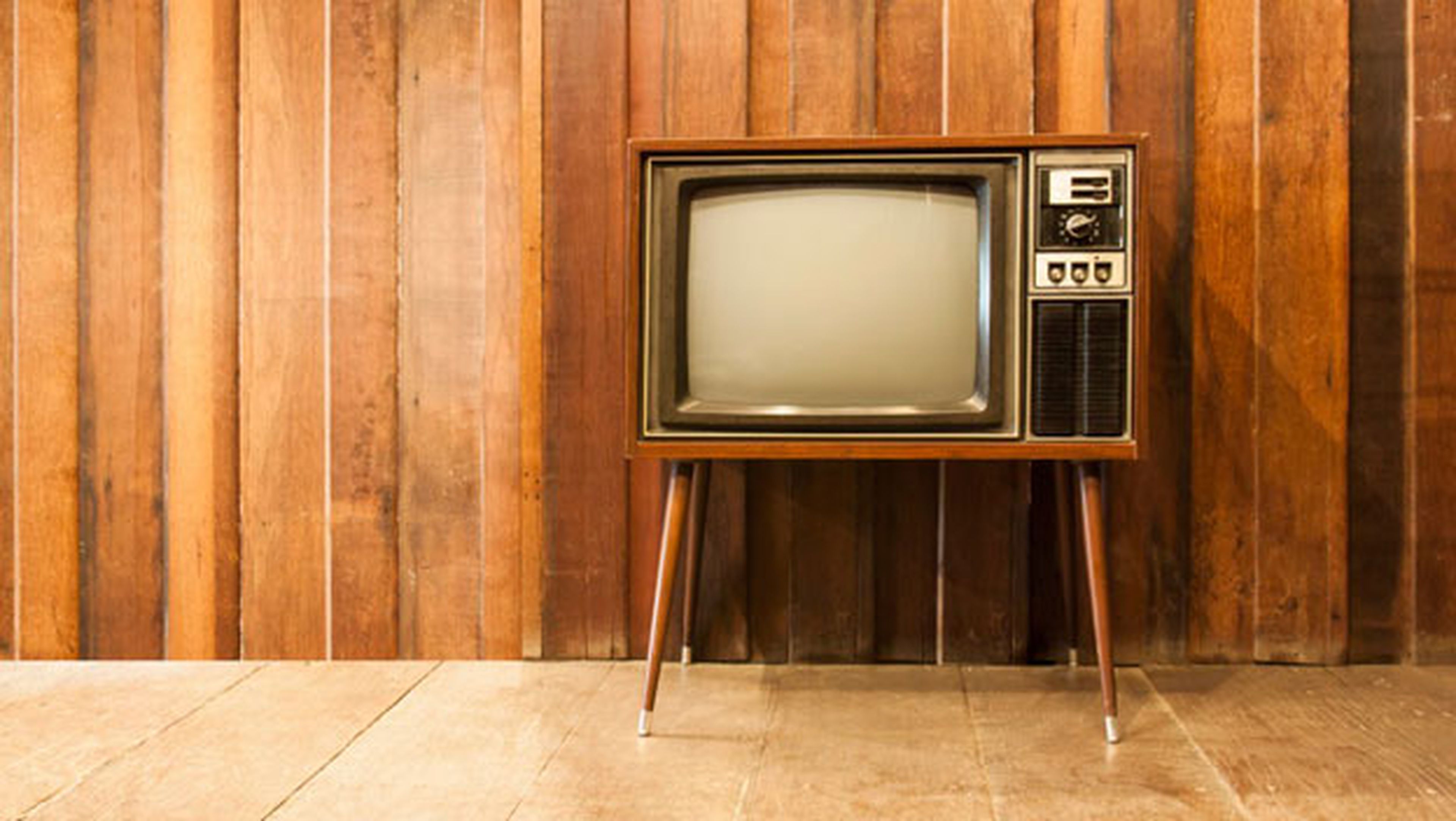 Cómo ver los canales HD en una televisión antigua