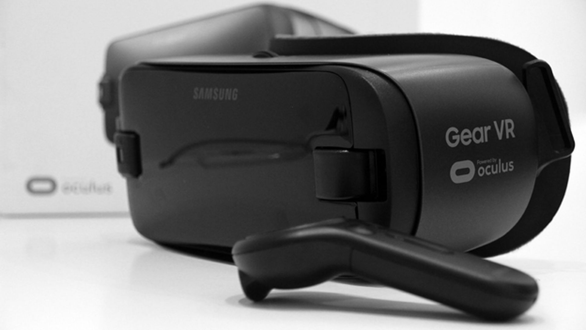 Así son las nuevas gafas Samsung Gear VR con mando Oculus