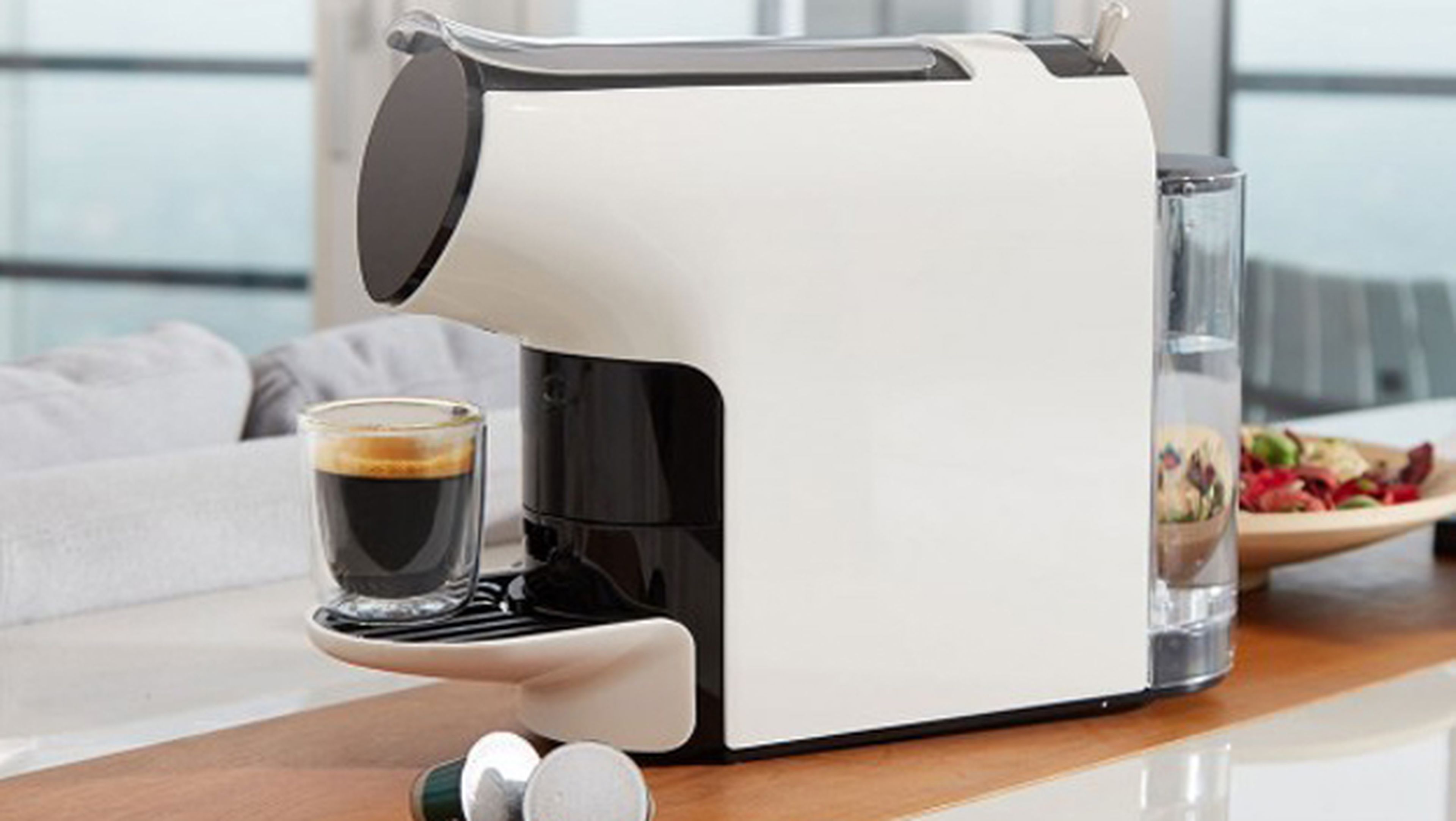 Cafetera de cápsulas económica y compatible con Nespresso