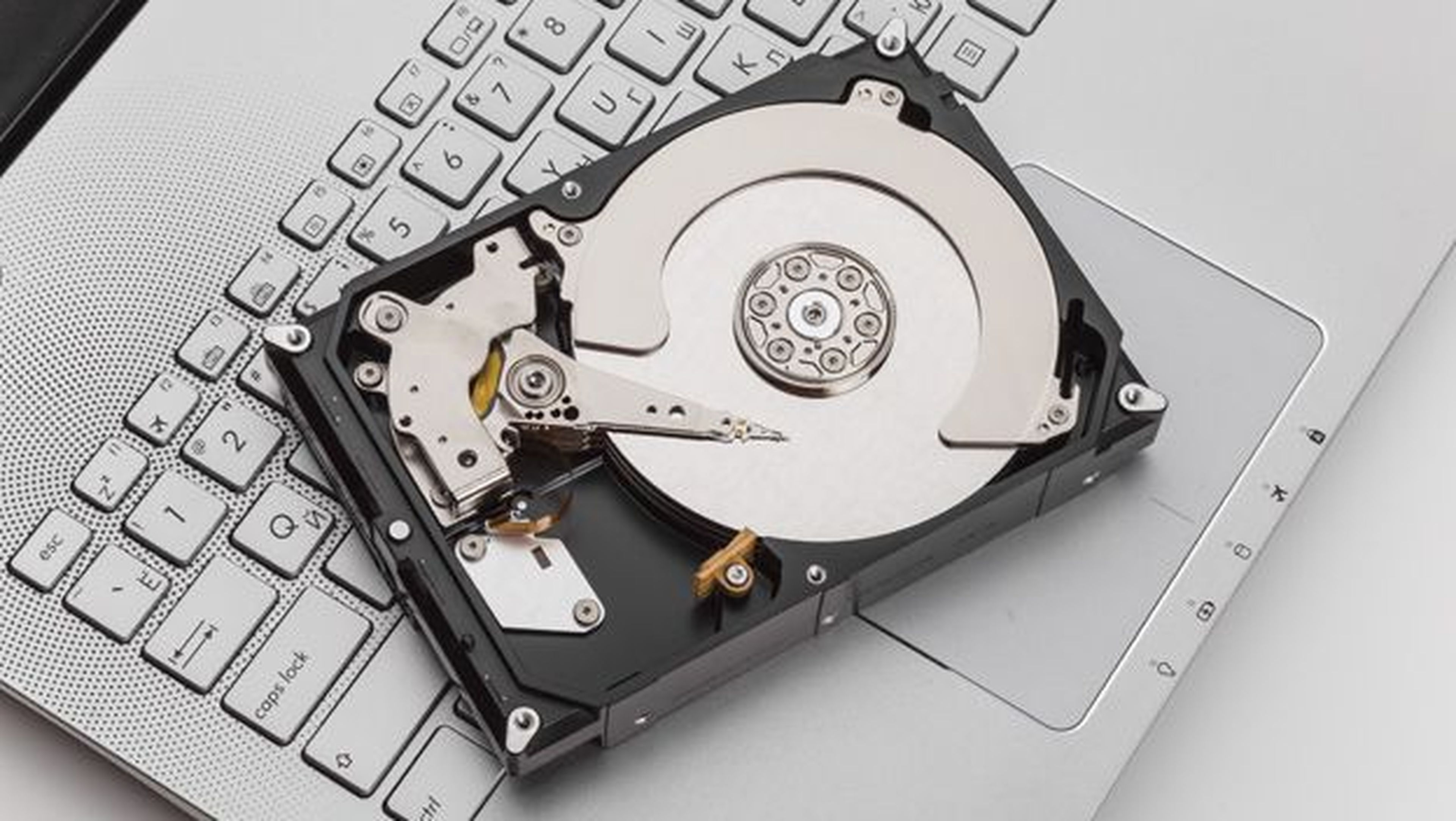 IBM convierte un sólo átomo en un disco duro