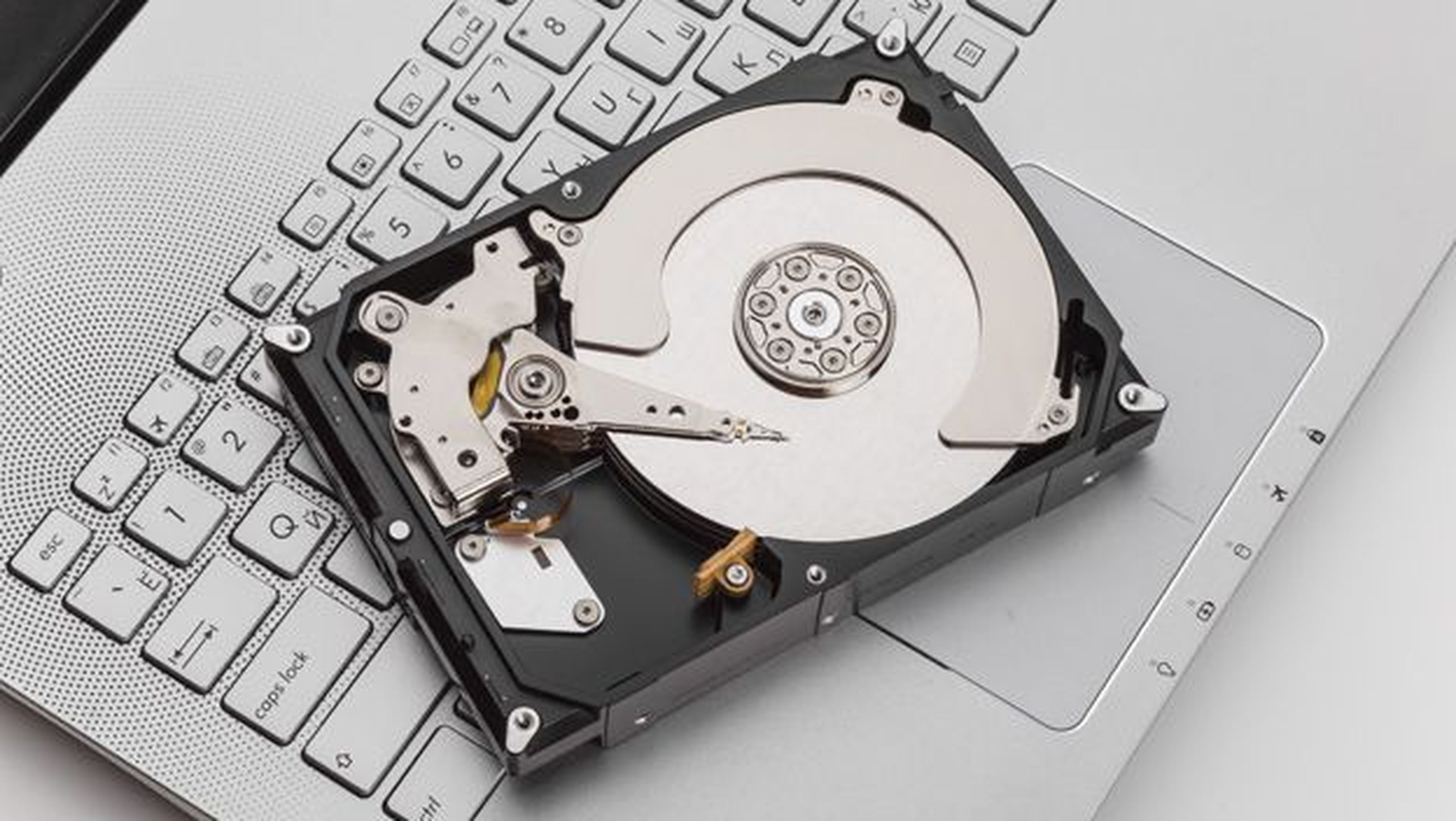 Hdd windows. Toshiba x300 4tb. Дисковая система (жёсткий диск и SSD). Гибридный ссд хдд. Повреждение жесткого диска.