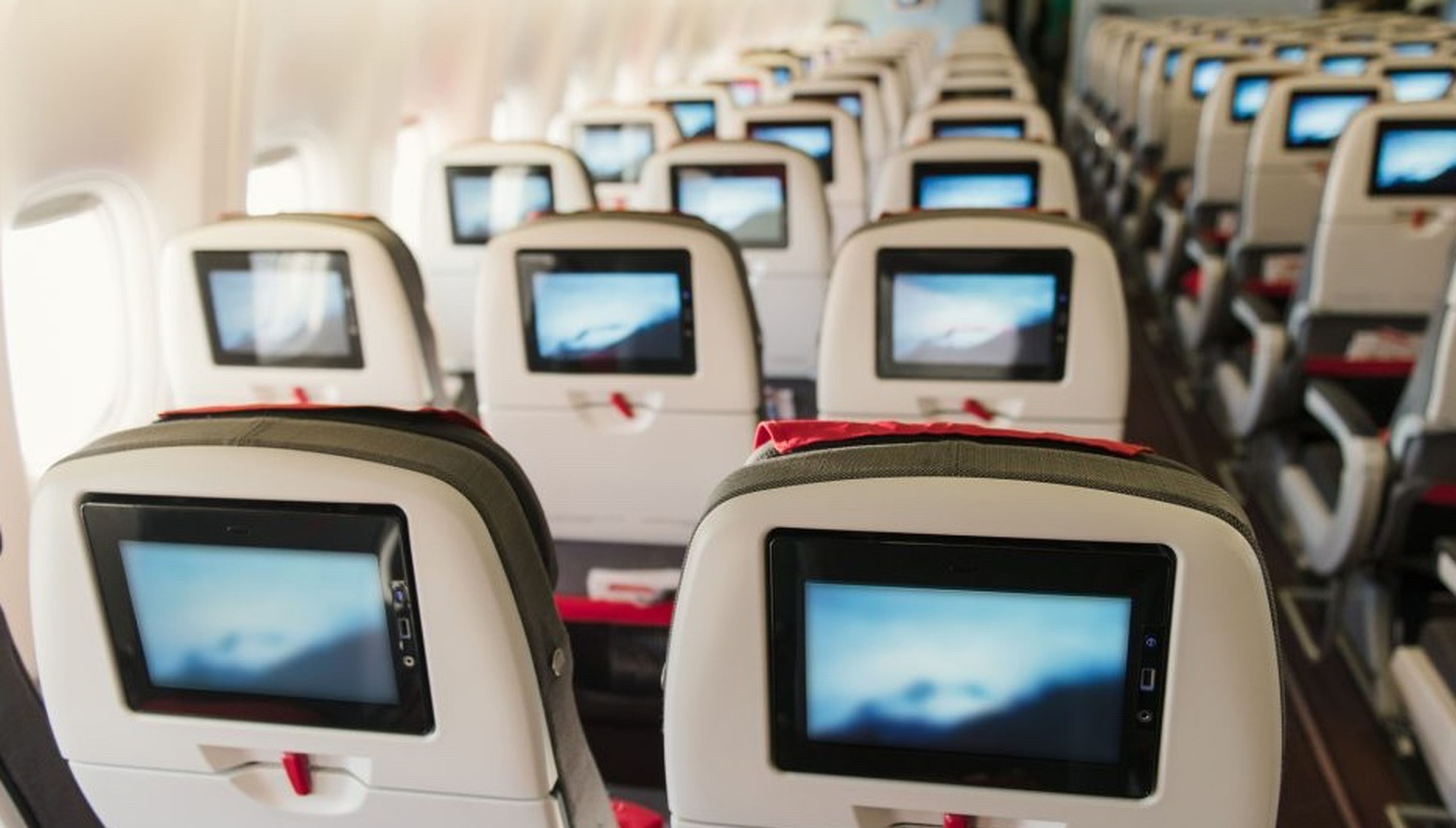 Estos son los asientos más seguros en caso de accidente de avión