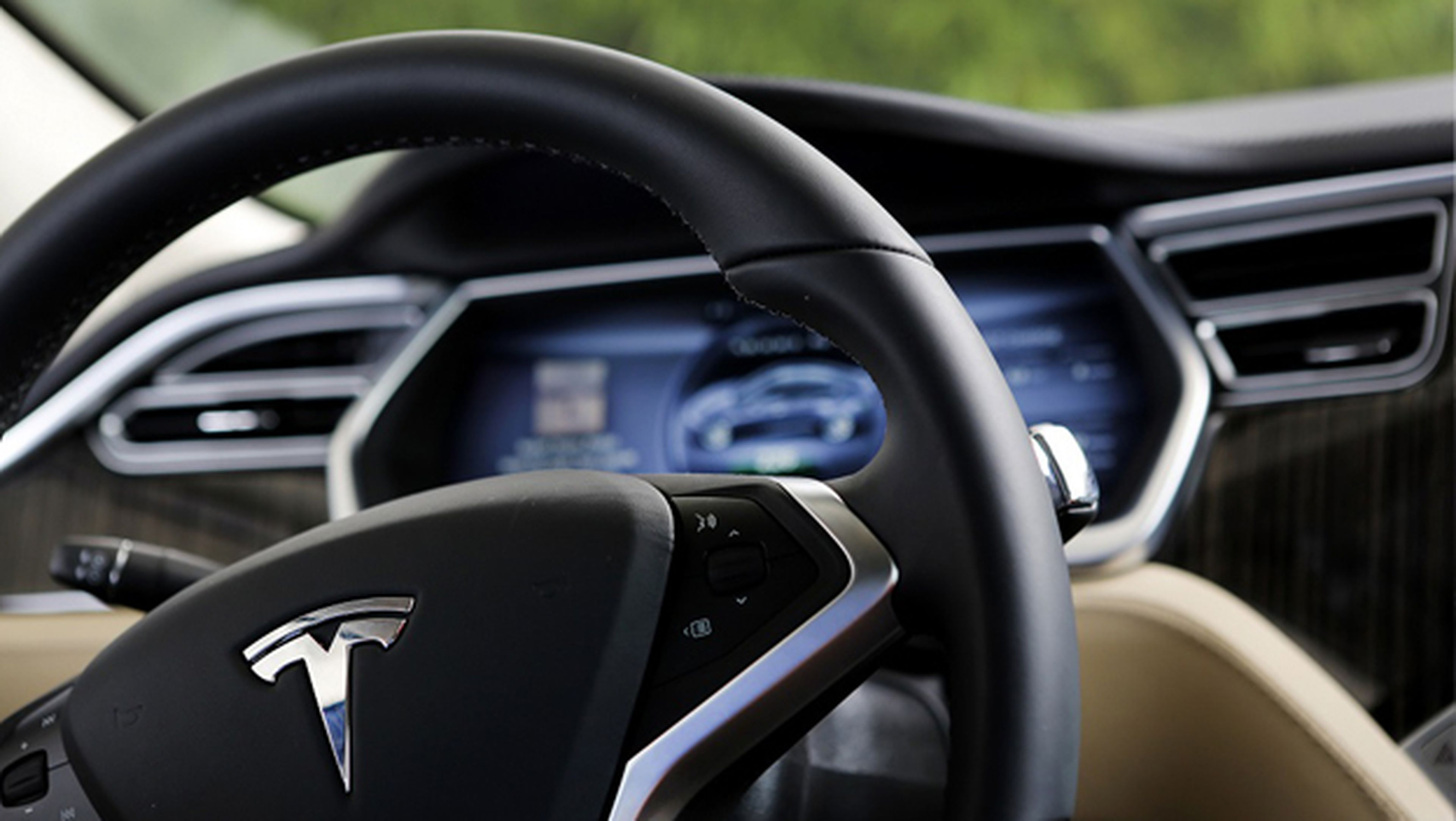 Tesla revisa 53.000 coches por problemas en los frenos