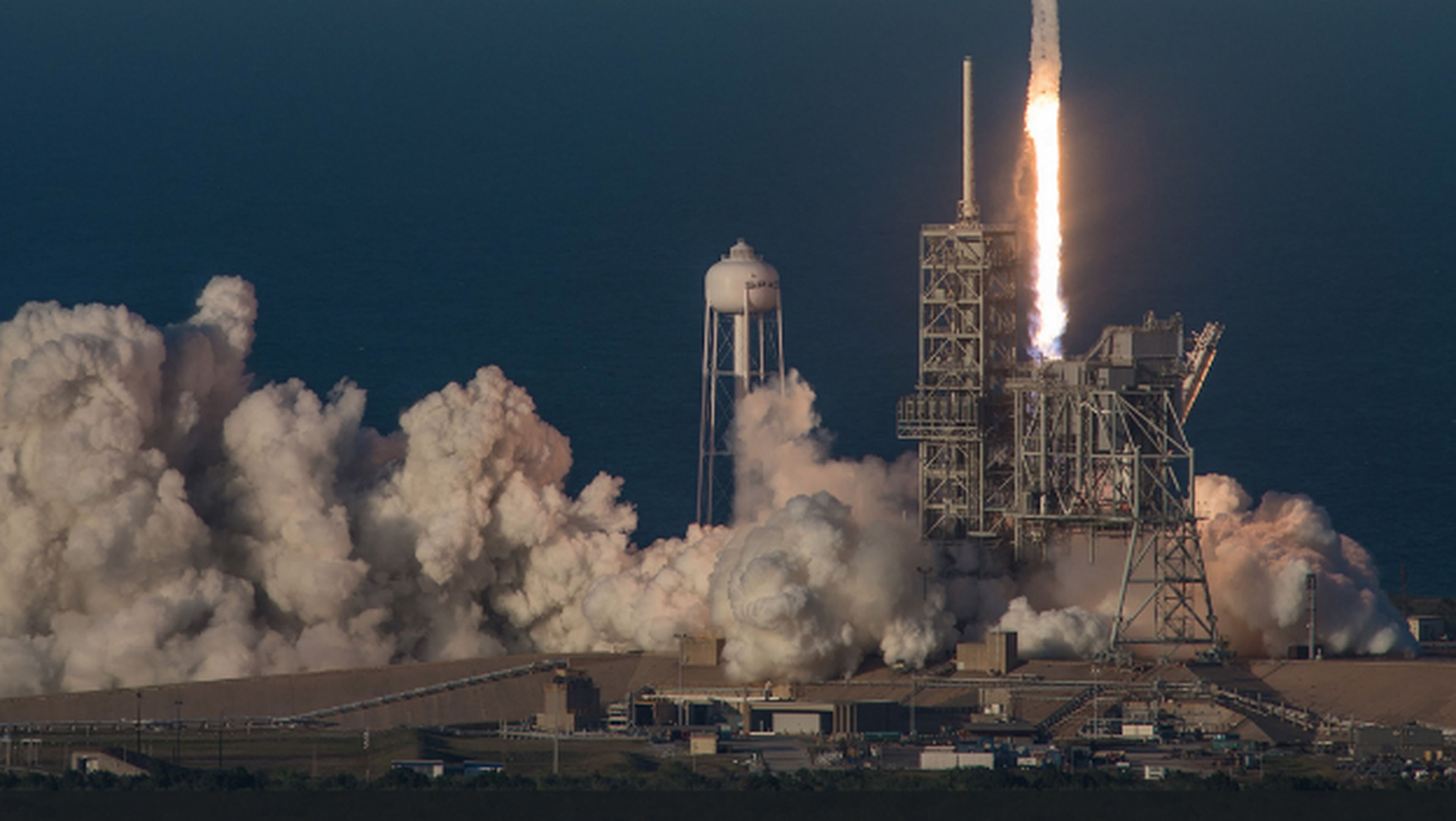 SpaceX realiza el mayor lanzamiento de su historia con un satélite de 6 toneladas.