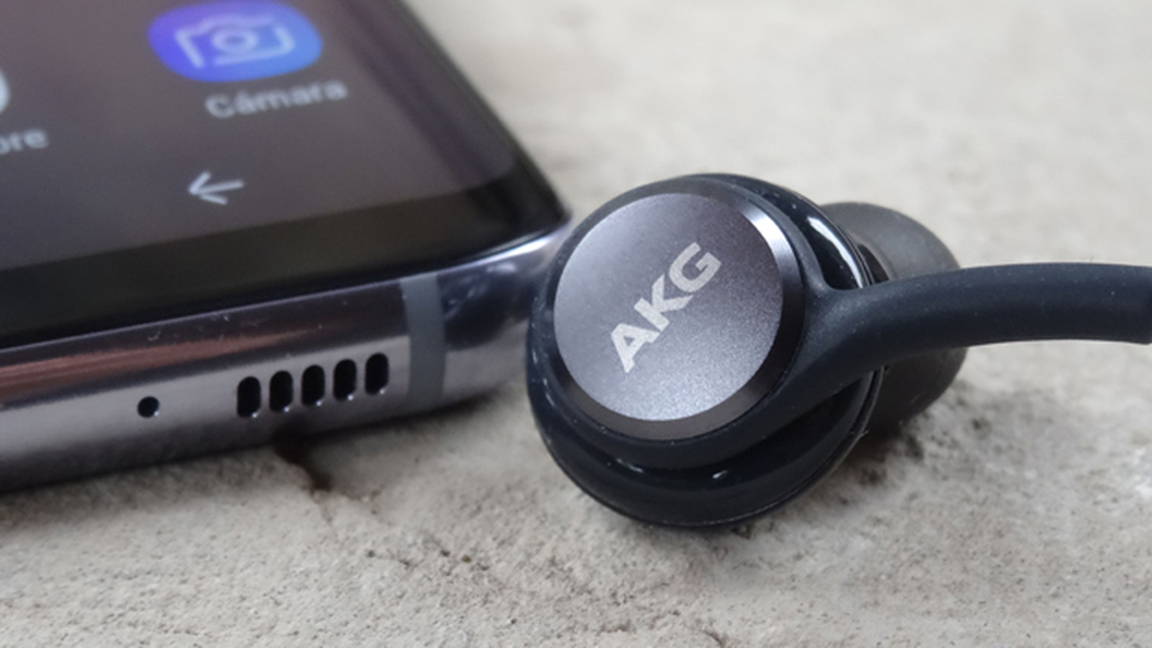 Los auriculares AKG que incluye Samsung