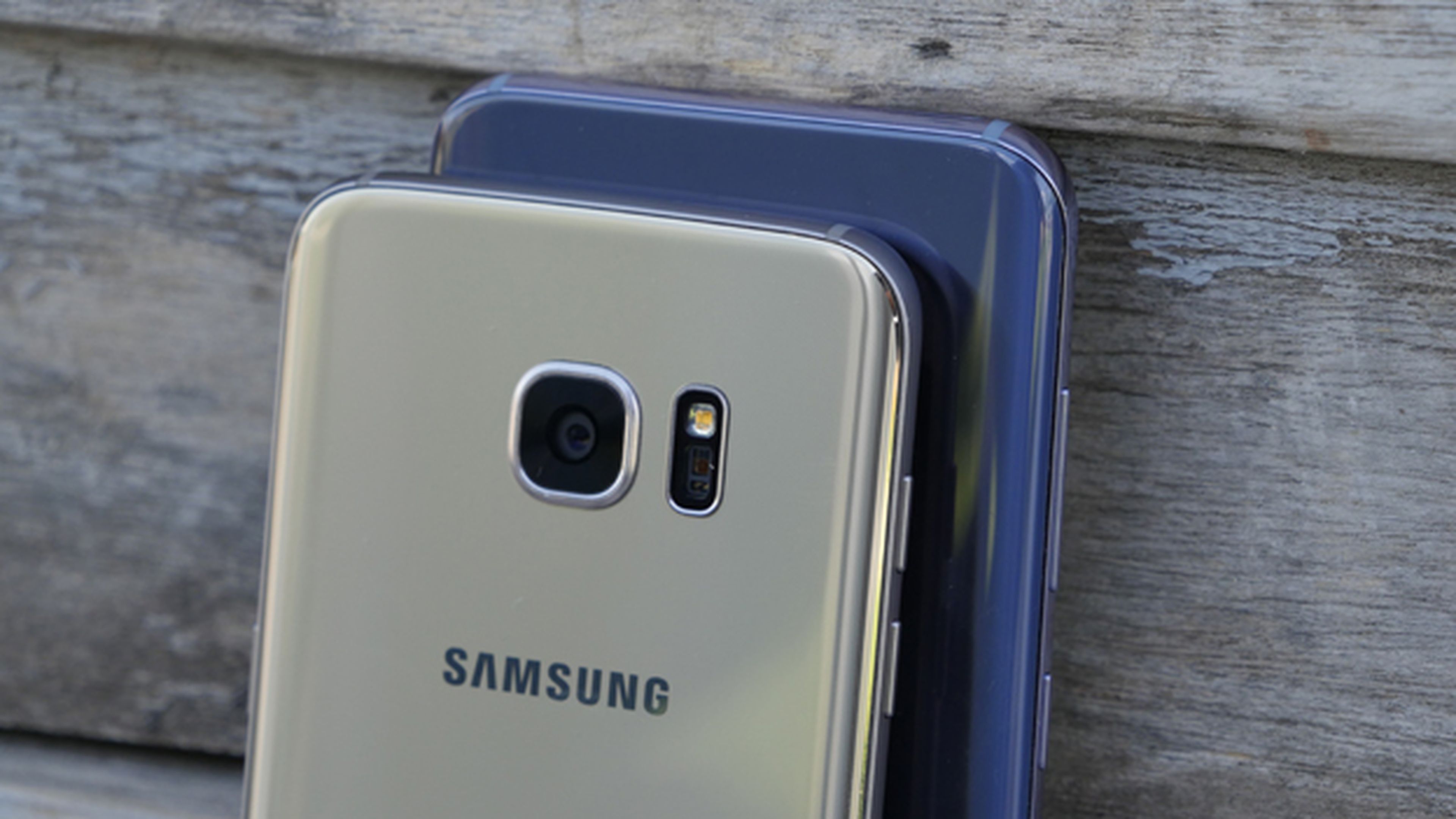 Las curvas llevan años siendo las protagonistas de los móviles de Samsung
