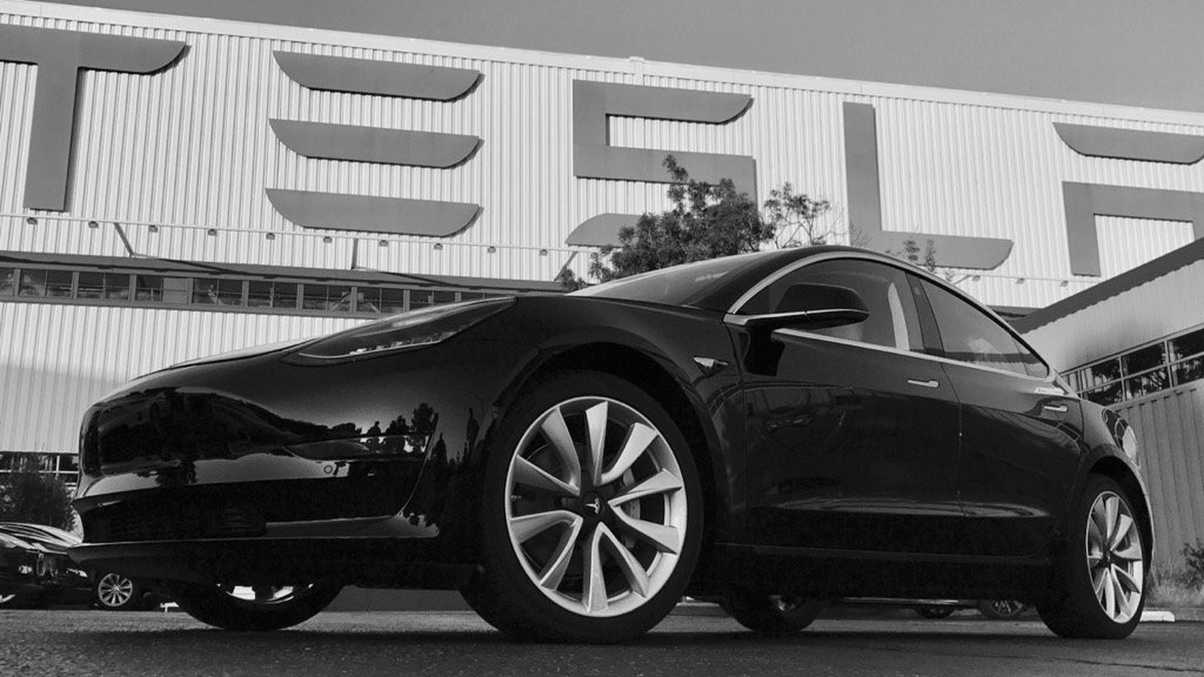 Así es el primer Tesla Model 3